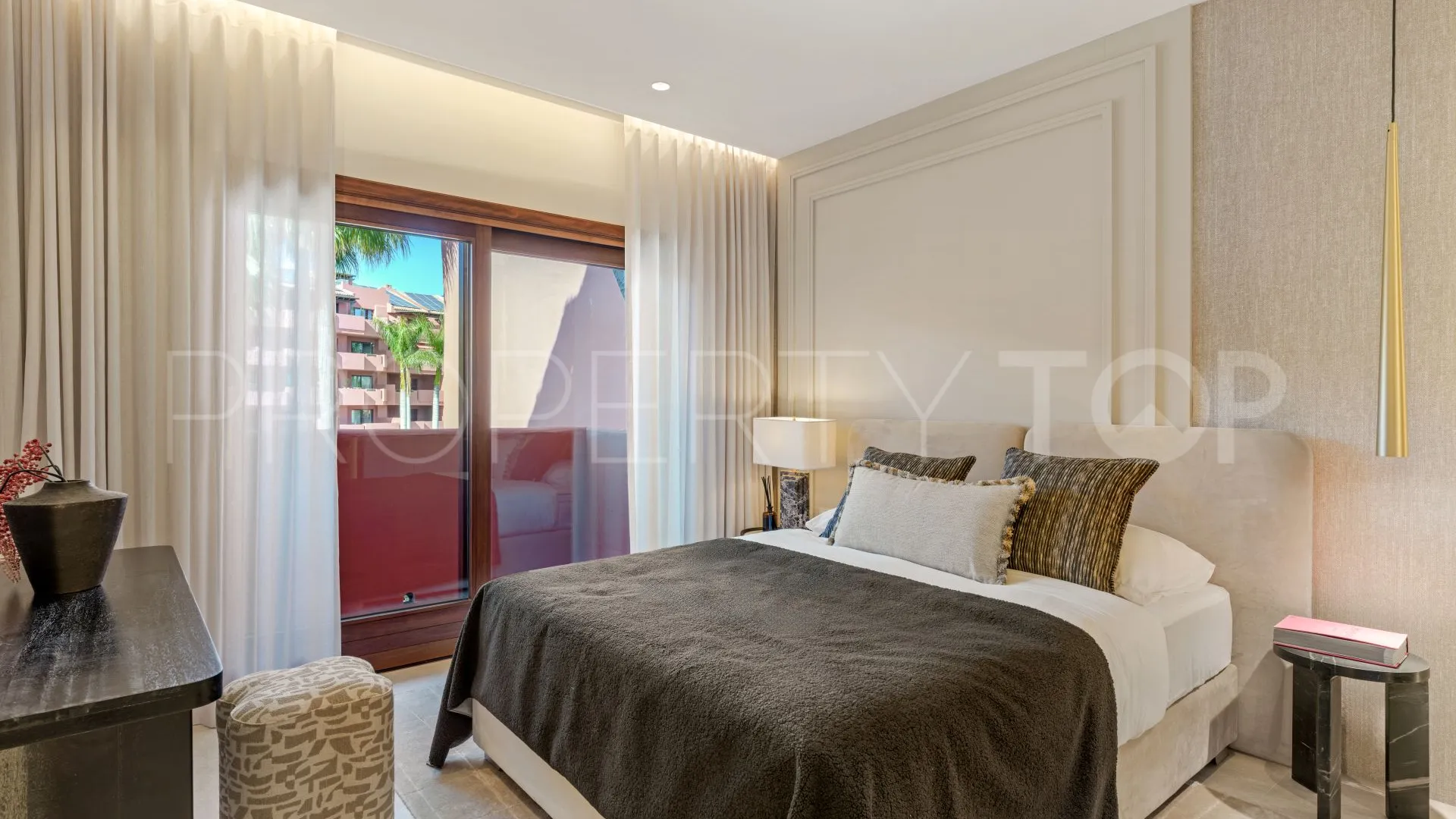 For sale penthouse in Torre Bermeja
