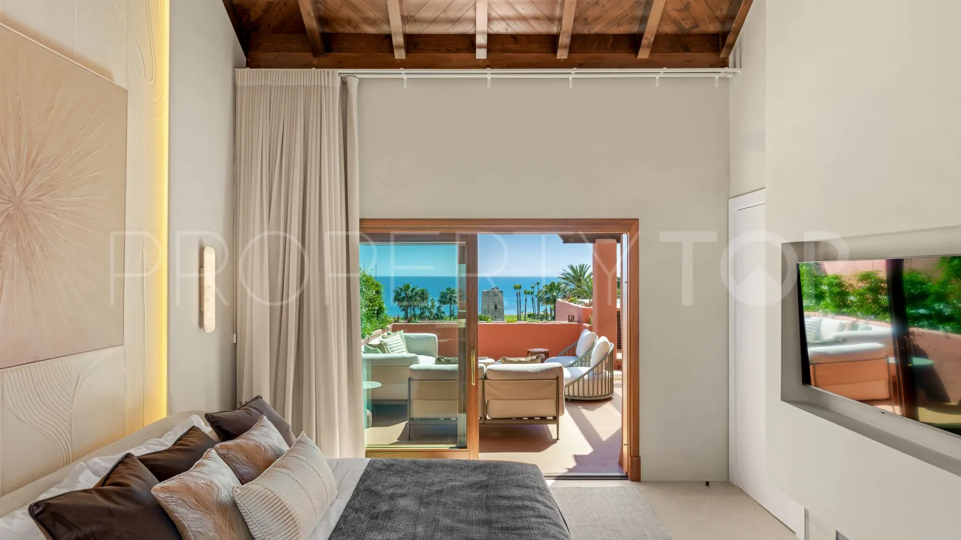 For sale penthouse in Torre Bermeja