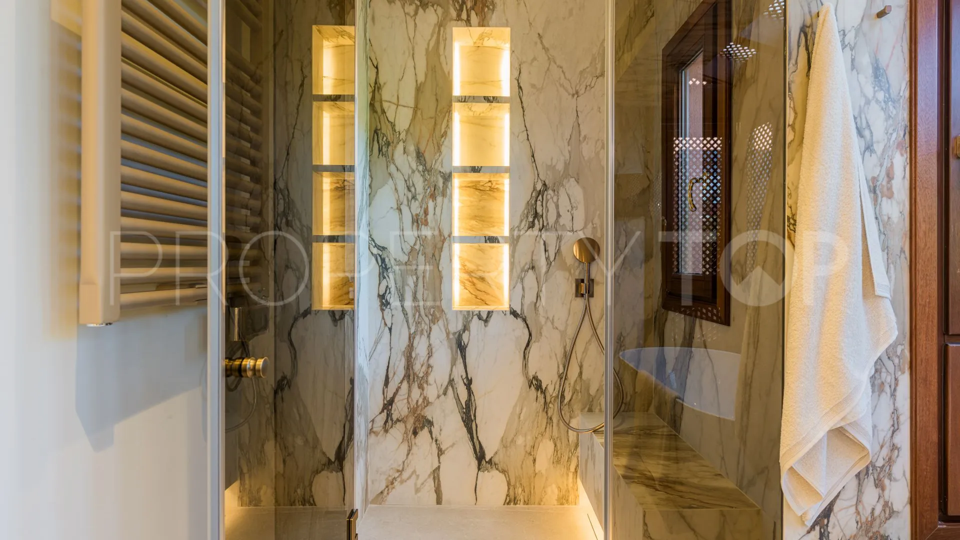 For sale penthouse in Torre Bermeja