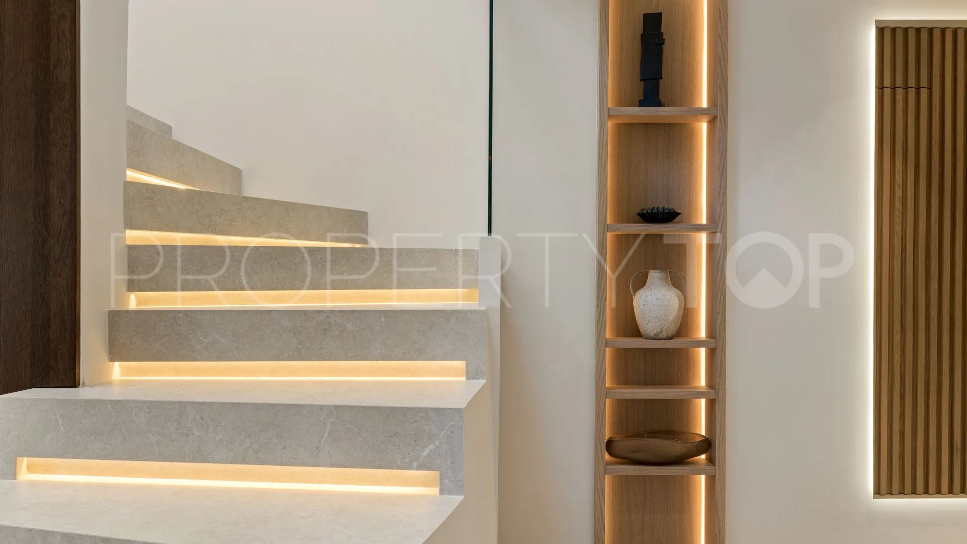 For sale penthouse in Torre Bermeja