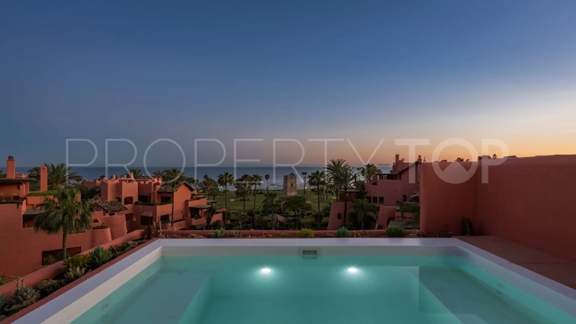 For sale penthouse in Torre Bermeja