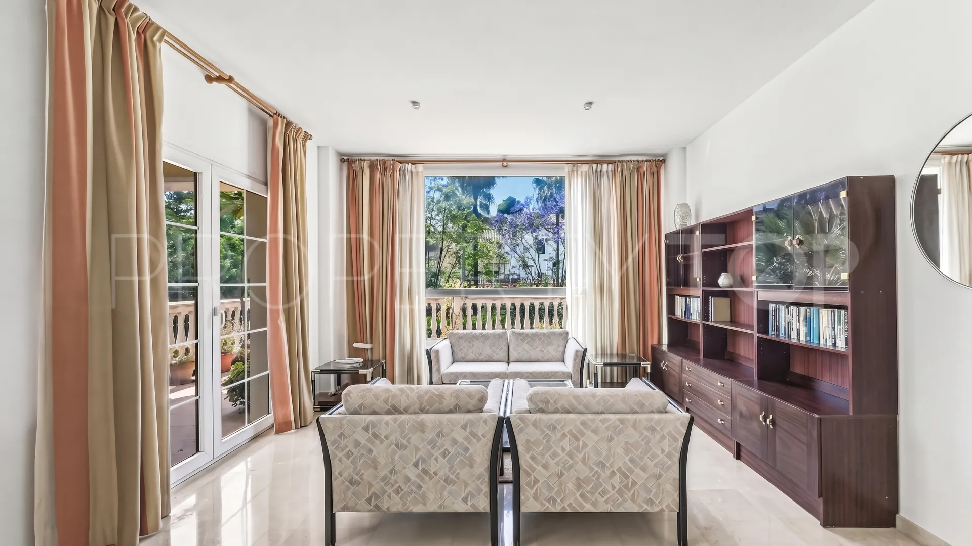 Buy 5 bedrooms chalet in Benalmadena