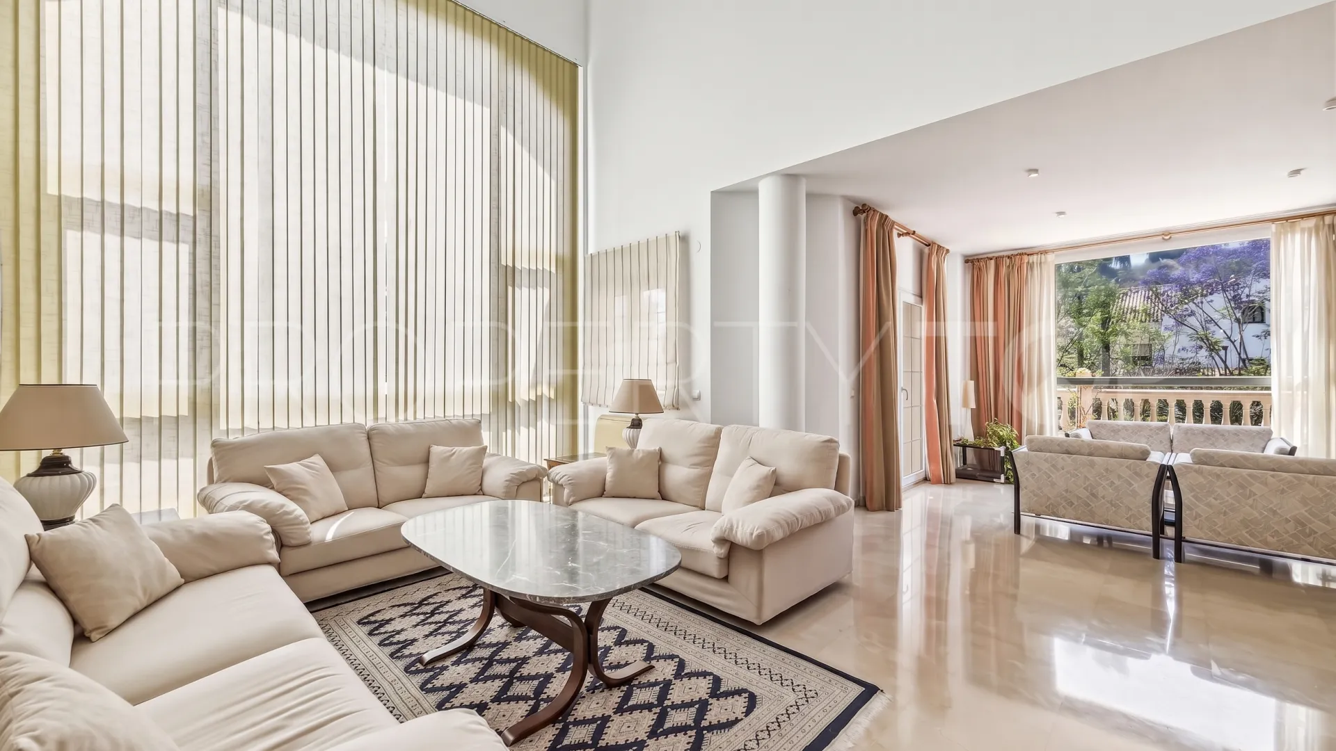 Buy 5 bedrooms chalet in Benalmadena