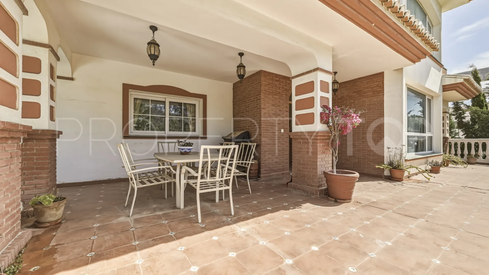 Buy 5 bedrooms chalet in Benalmadena