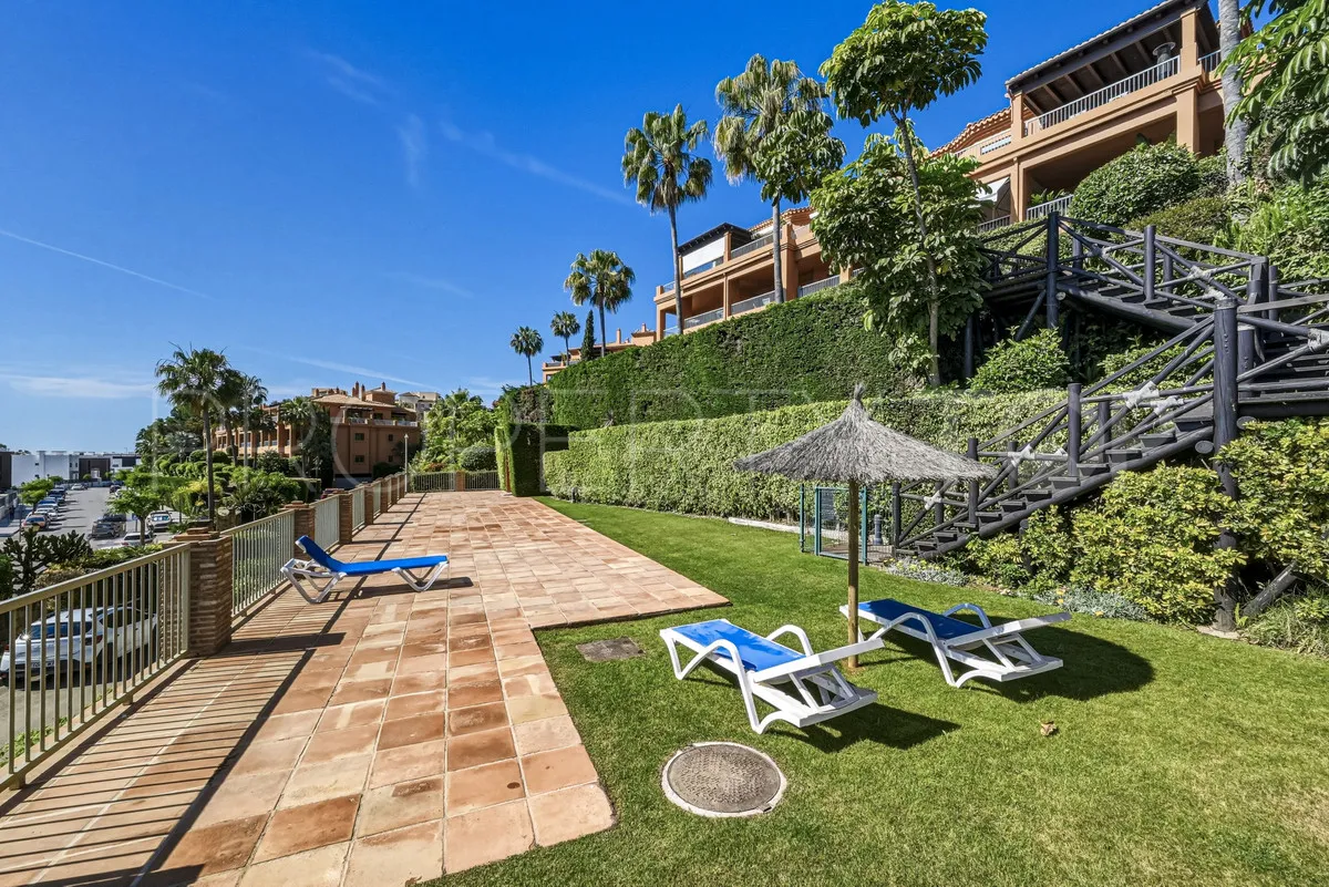 Comprar apartamento planta baja de 2 dormitorios en Benatalaya
