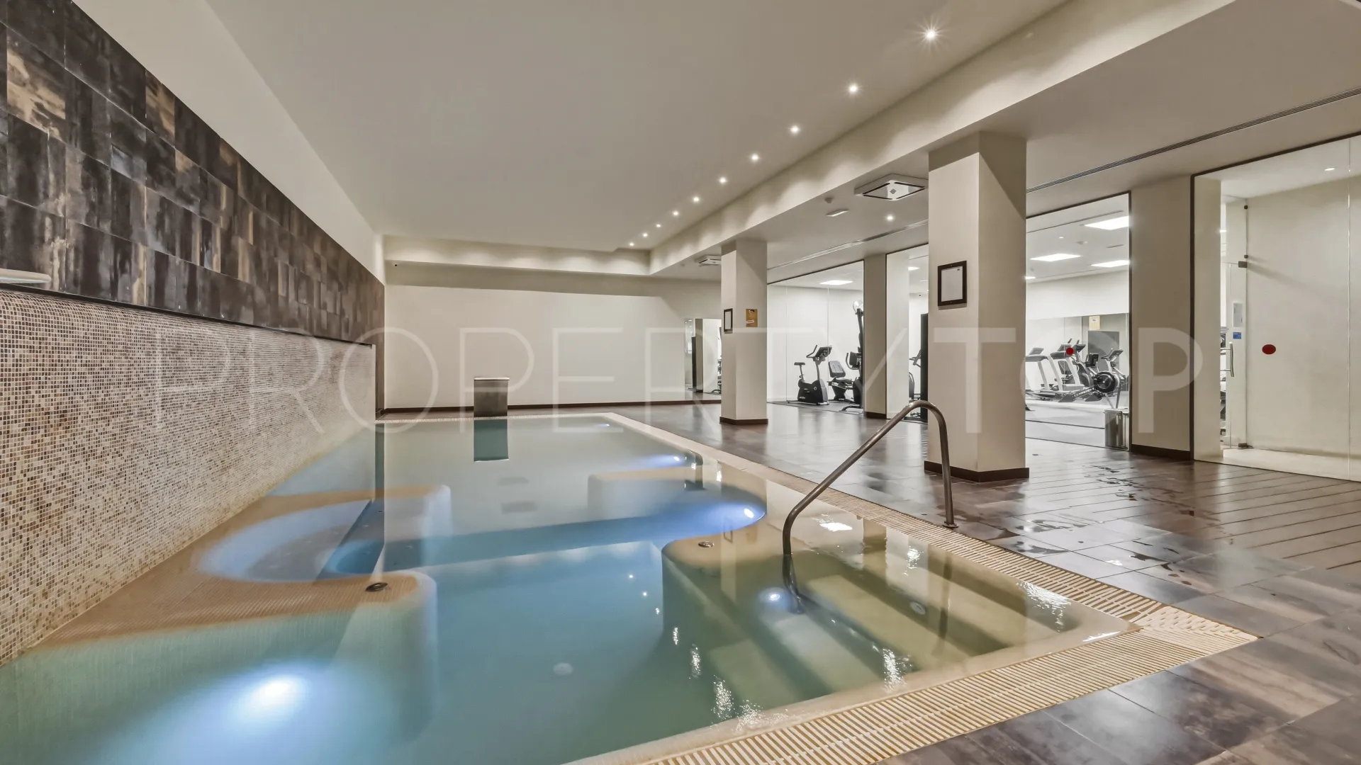 Buy ground floor apartment in Benatalaya