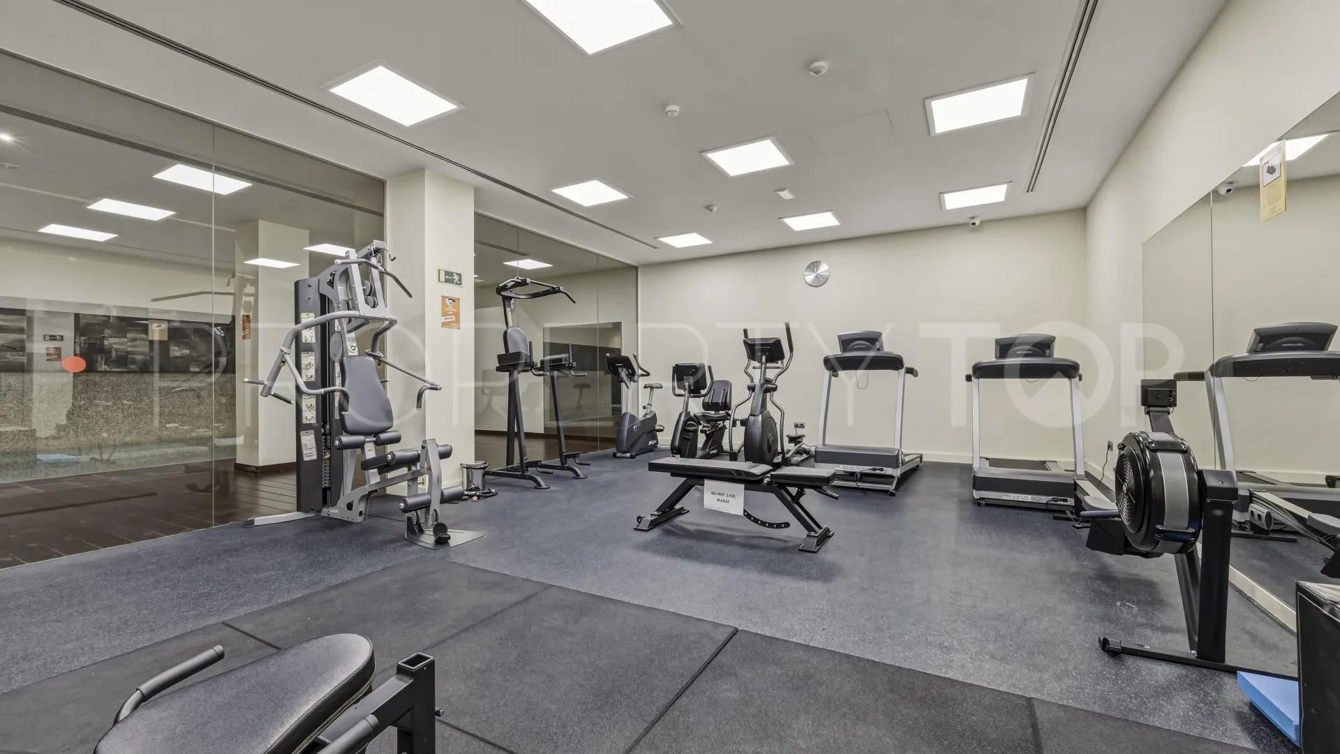 Buy ground floor apartment in Benatalaya