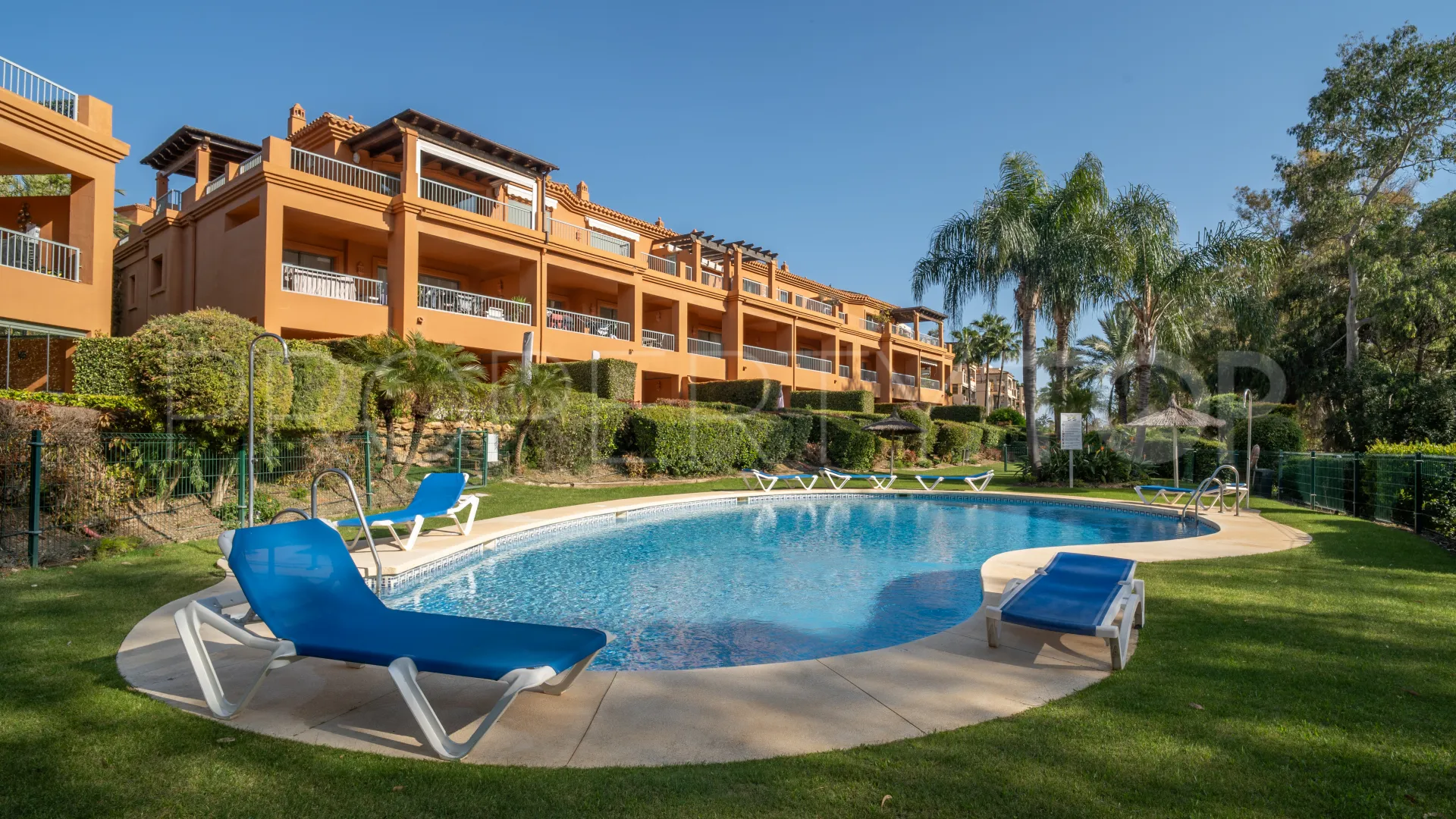 Buy ground floor apartment in Benatalaya