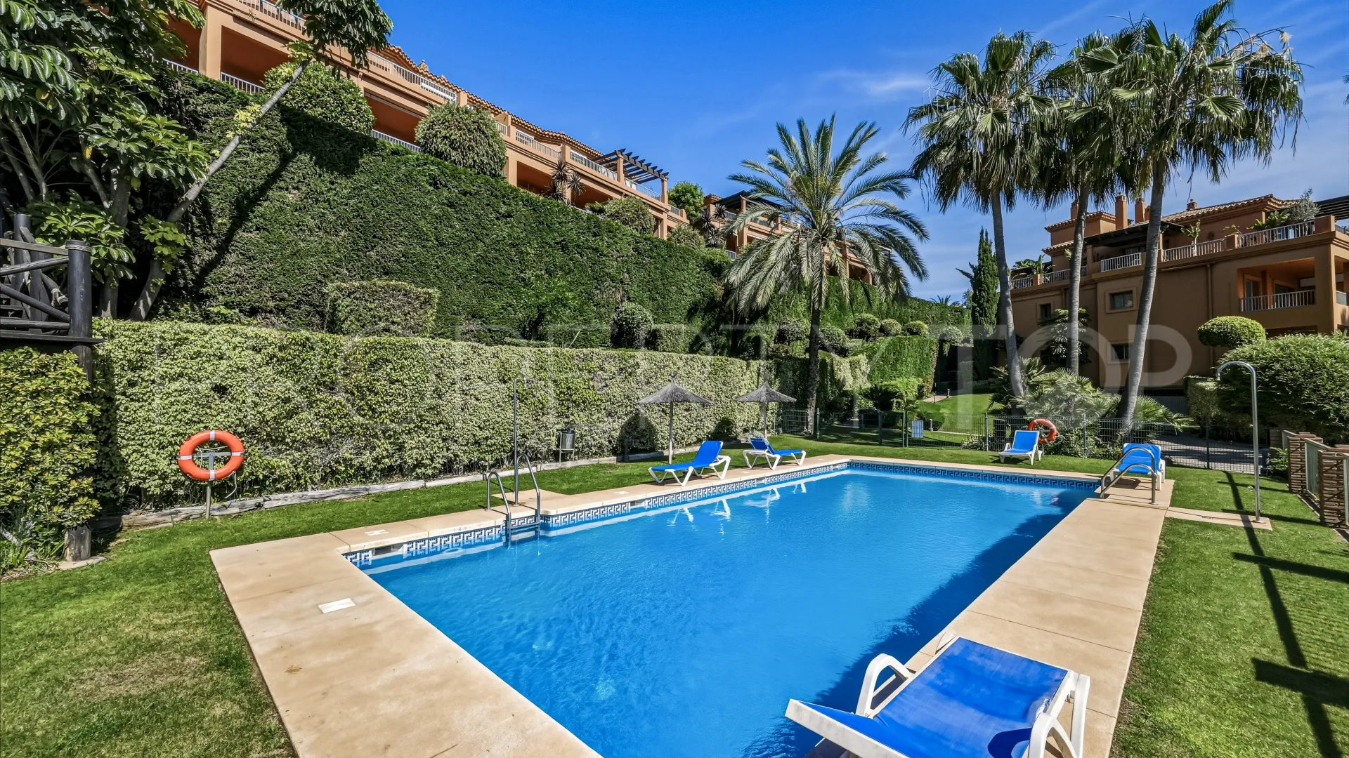 Buy ground floor apartment in Benatalaya