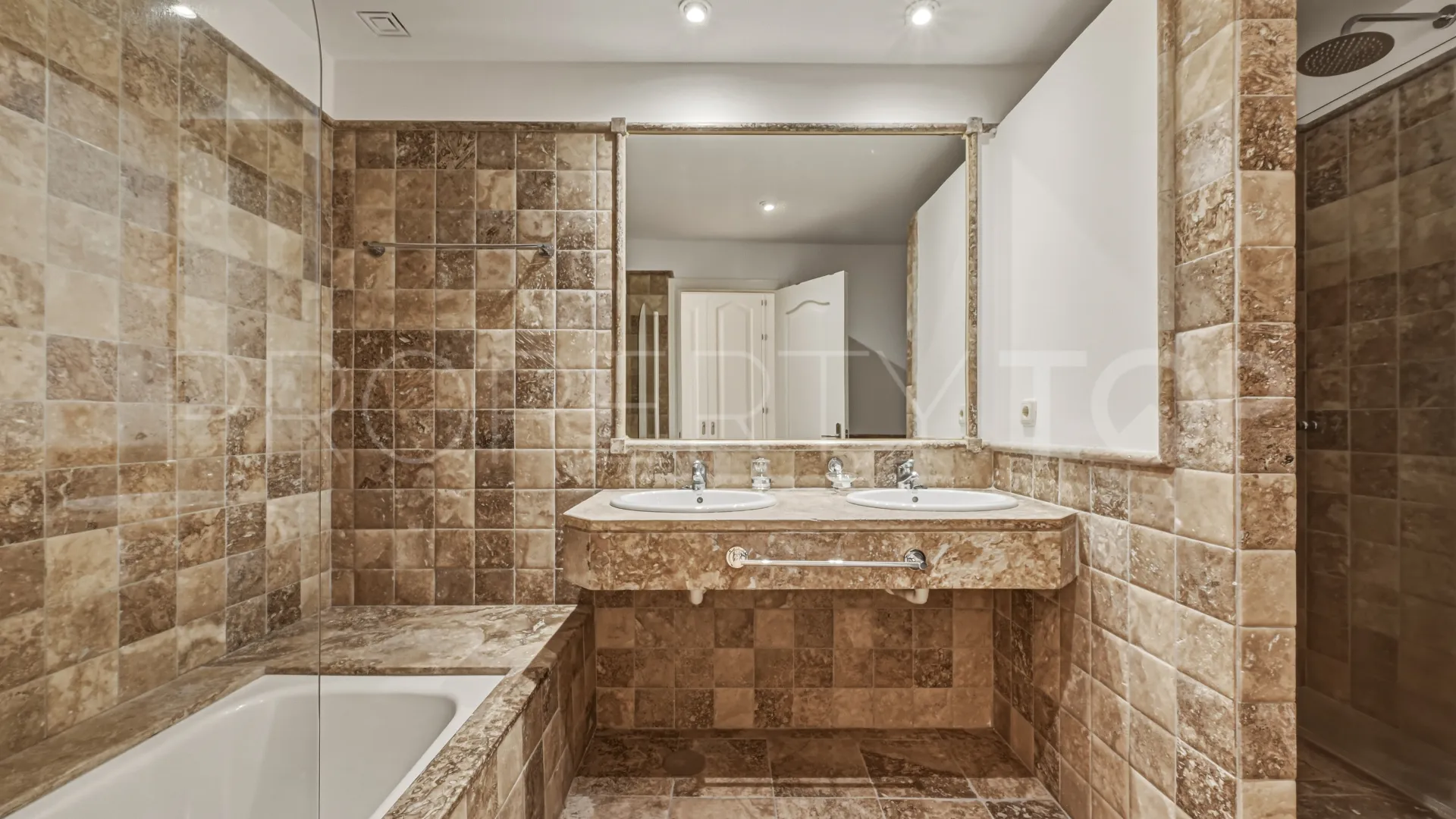 Buy ground floor apartment in Benatalaya