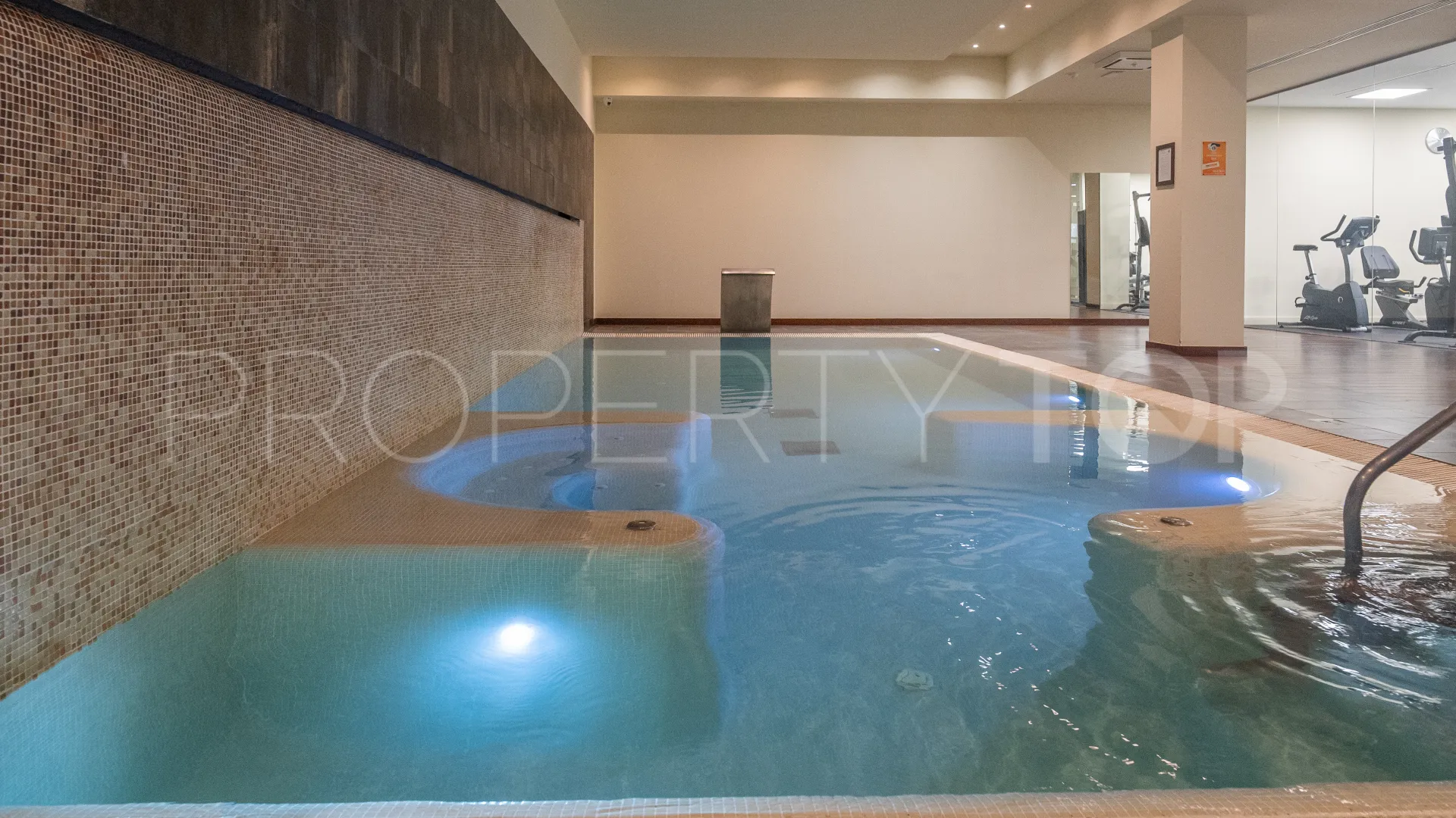 Buy ground floor apartment in Benatalaya