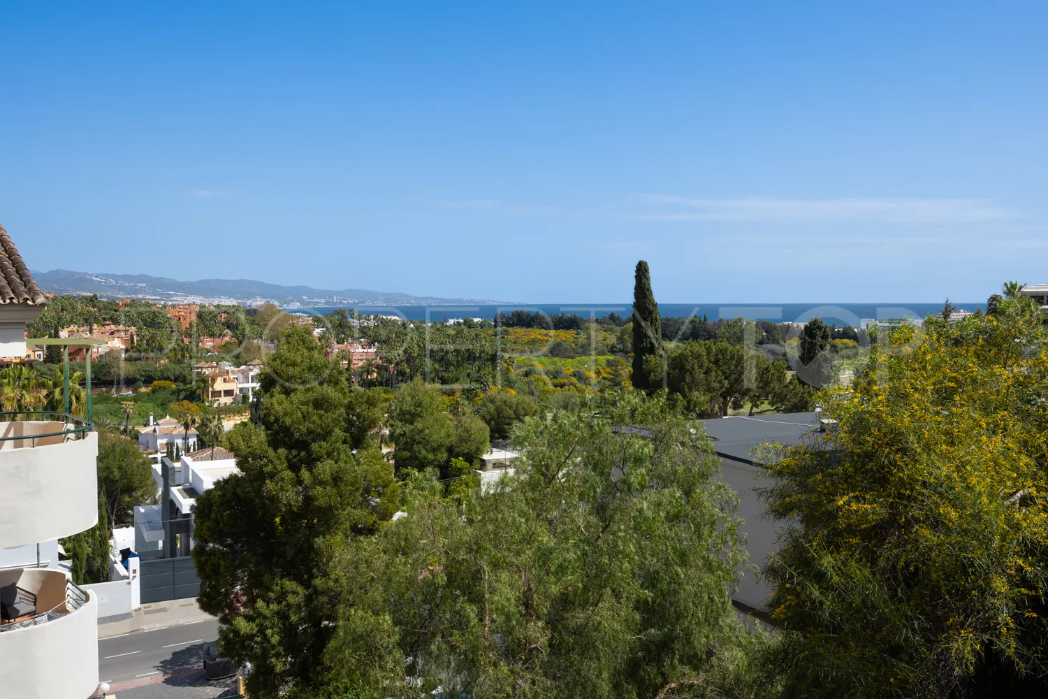 2 bedrooms apartment in Señorio de Aloha for sale