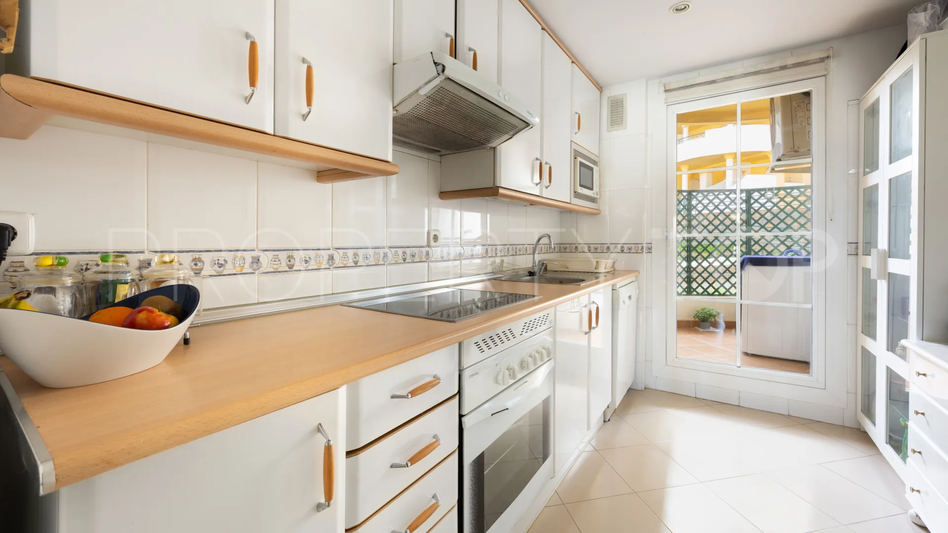 2 bedrooms apartment in Señorio de Aloha for sale
