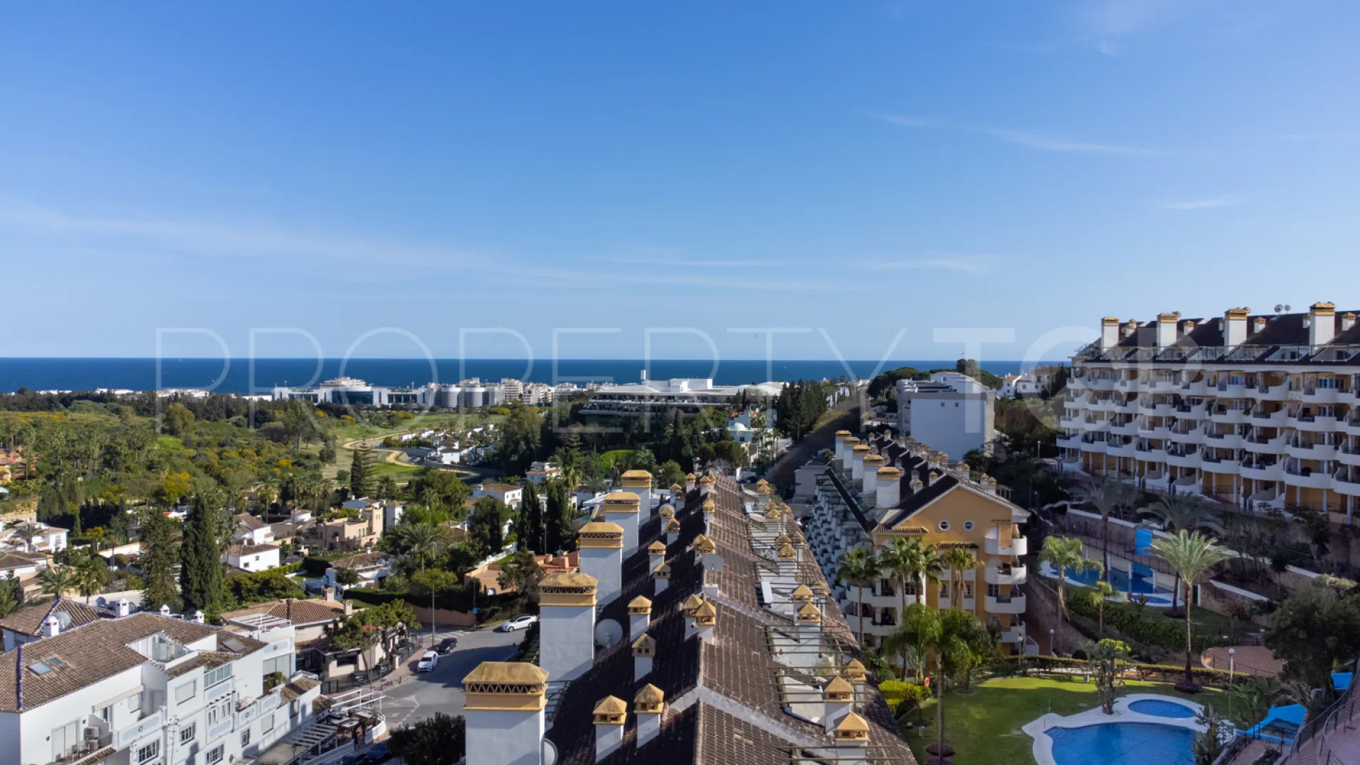 2 bedrooms apartment in Señorio de Aloha for sale