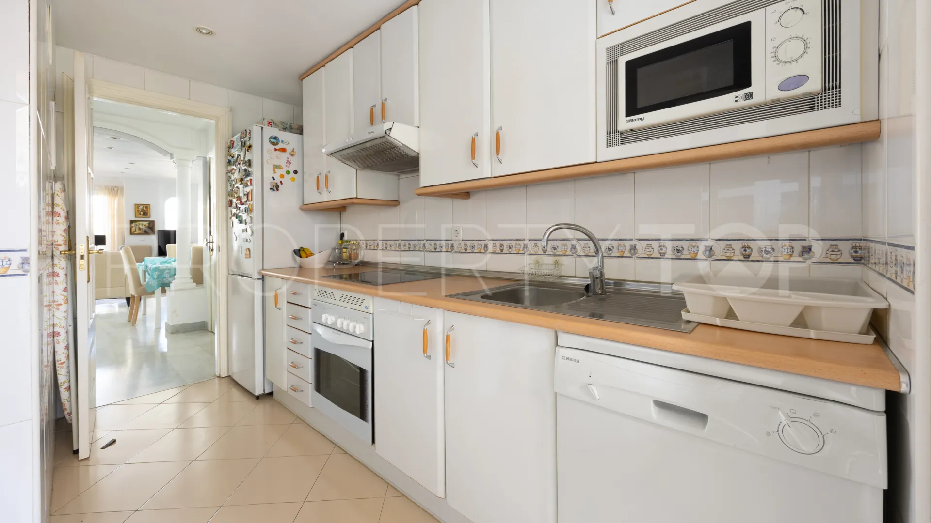 2 bedrooms apartment in Señorio de Aloha for sale