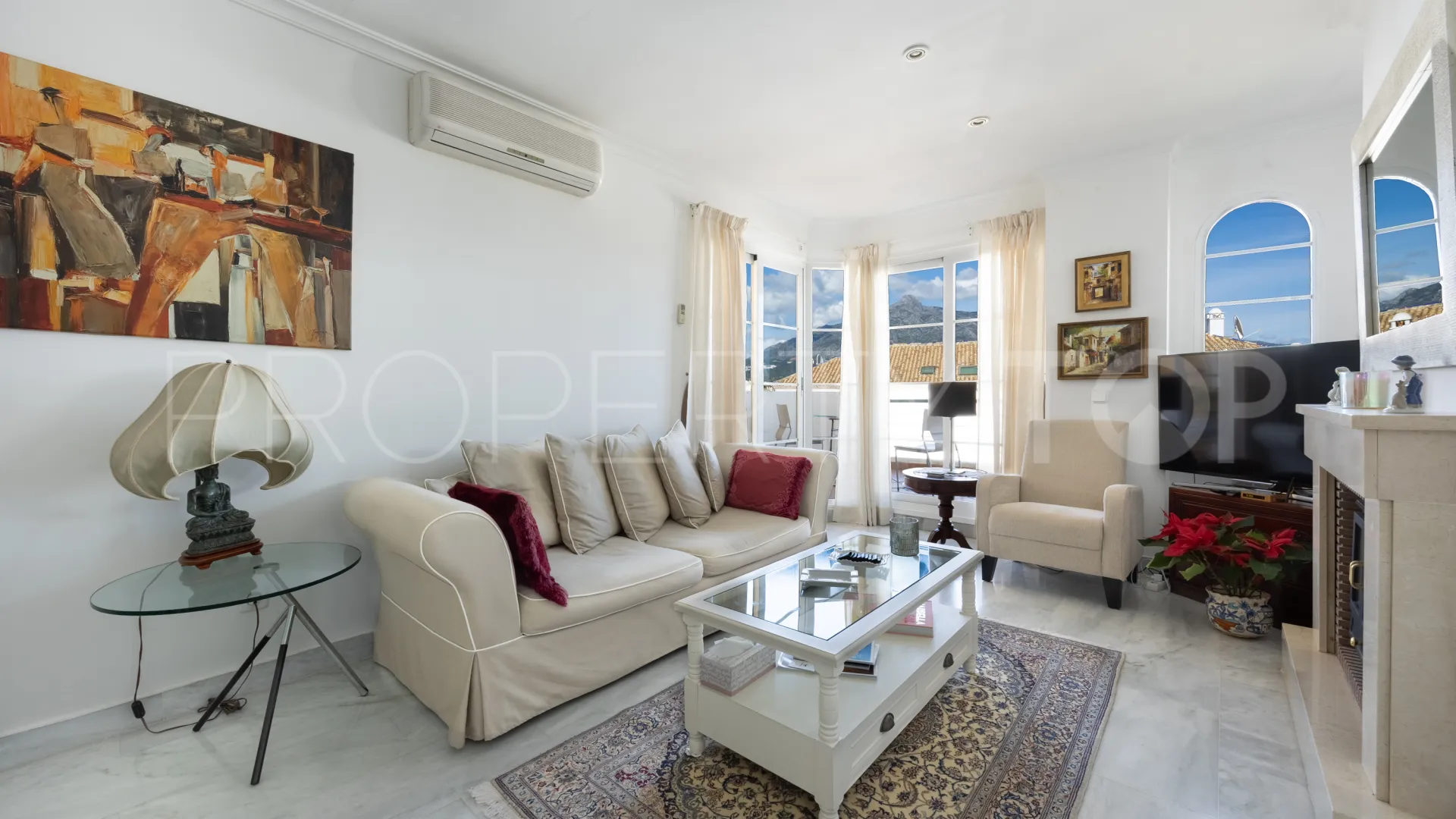 2 bedrooms apartment in Señorio de Aloha for sale