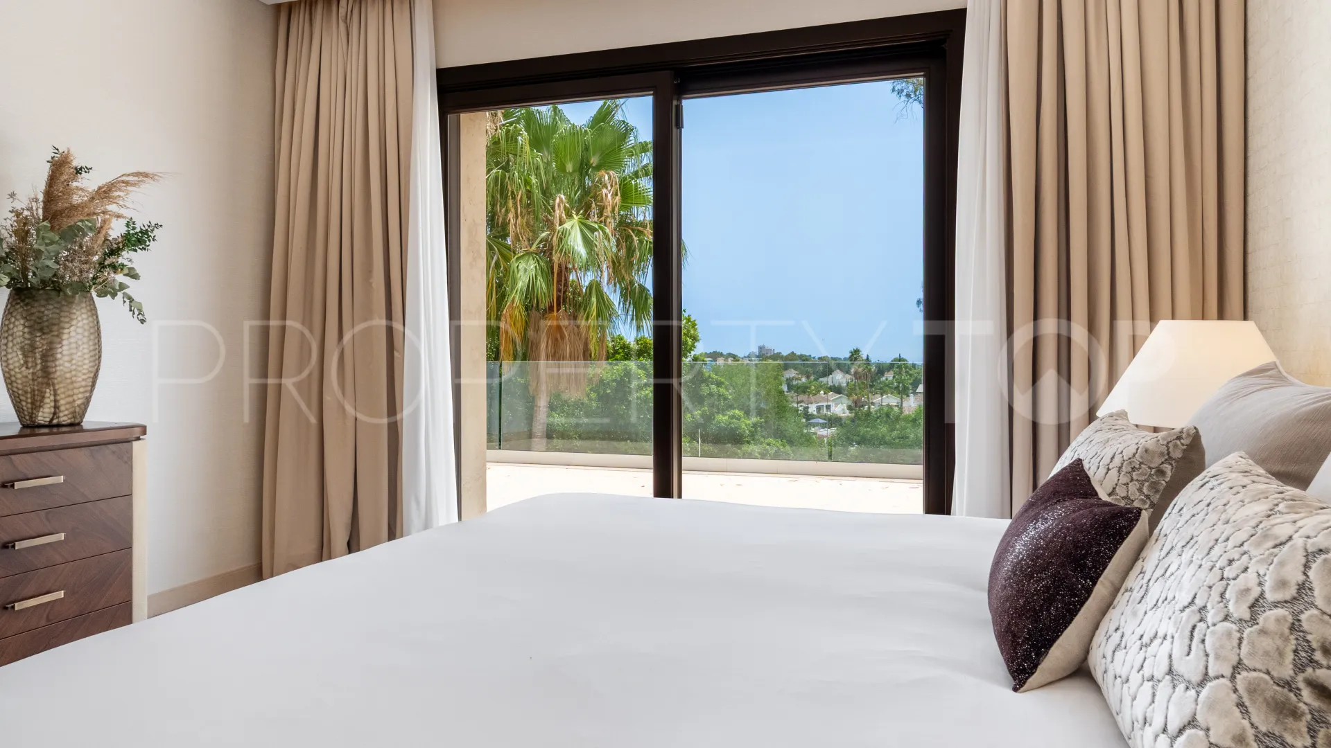 6 bedrooms villa for sale in Los Naranjos