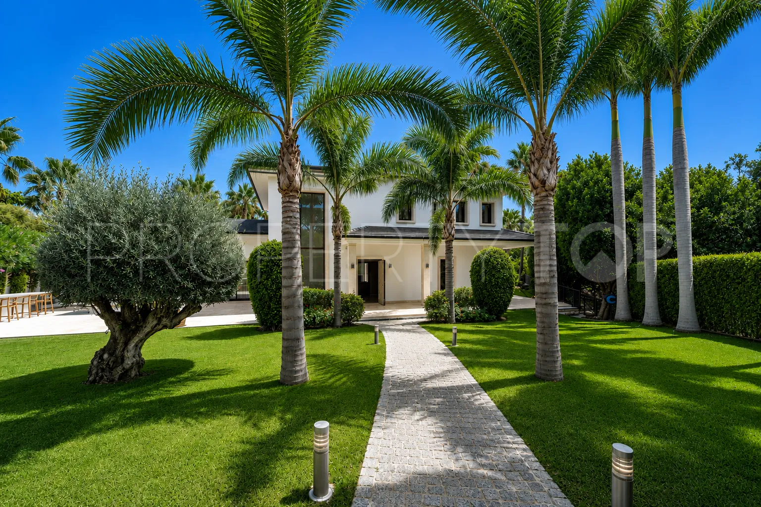 6 bedrooms villa for sale in Los Naranjos