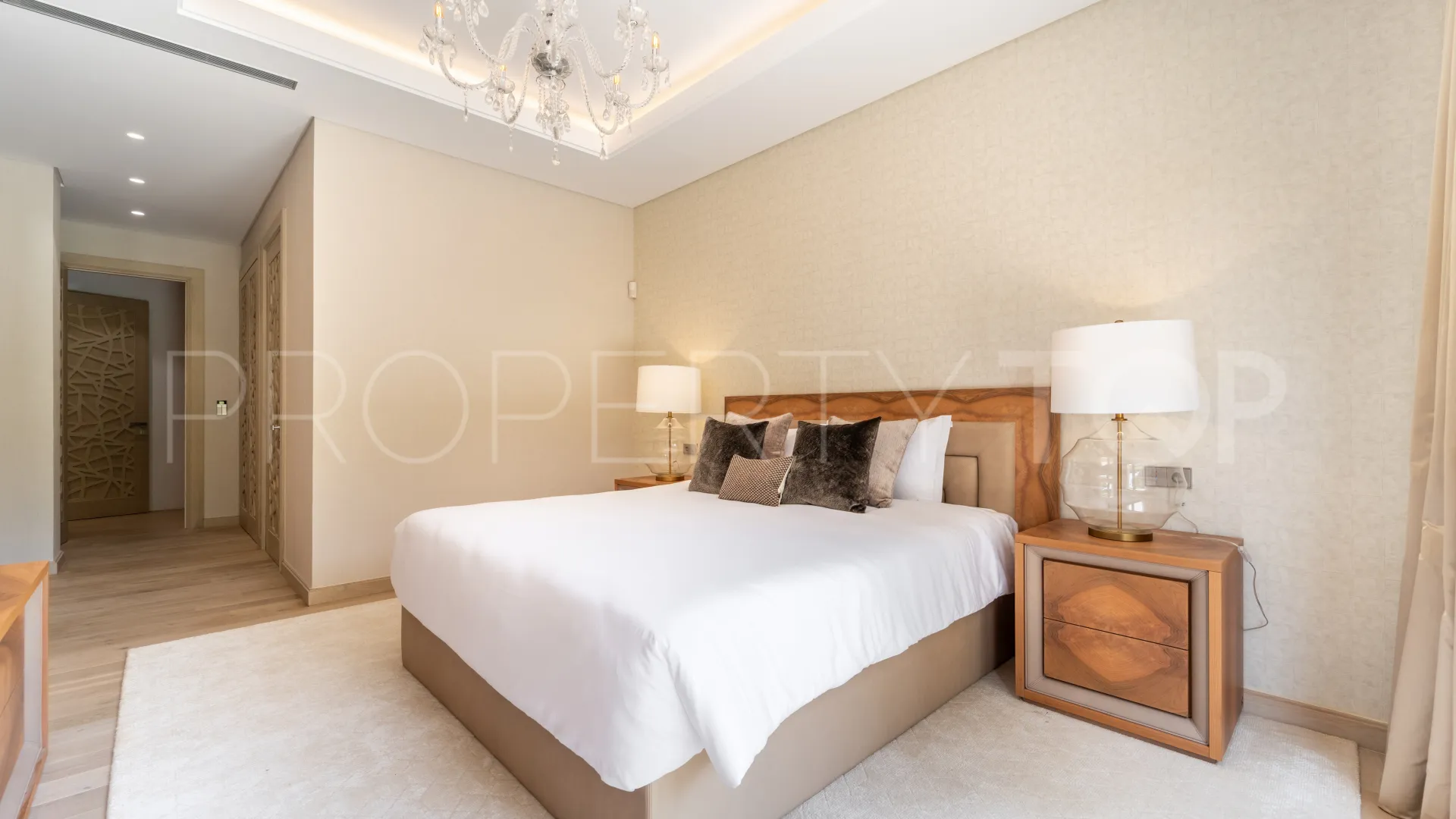6 bedrooms villa for sale in Los Naranjos