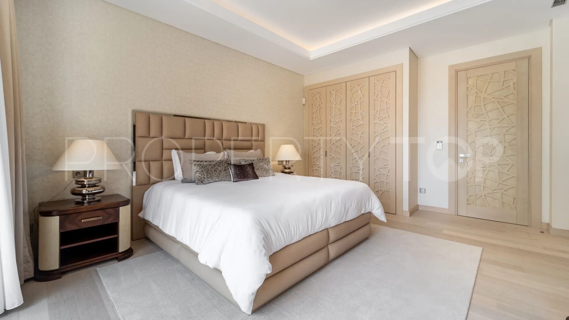 6 bedrooms villa for sale in Los Naranjos