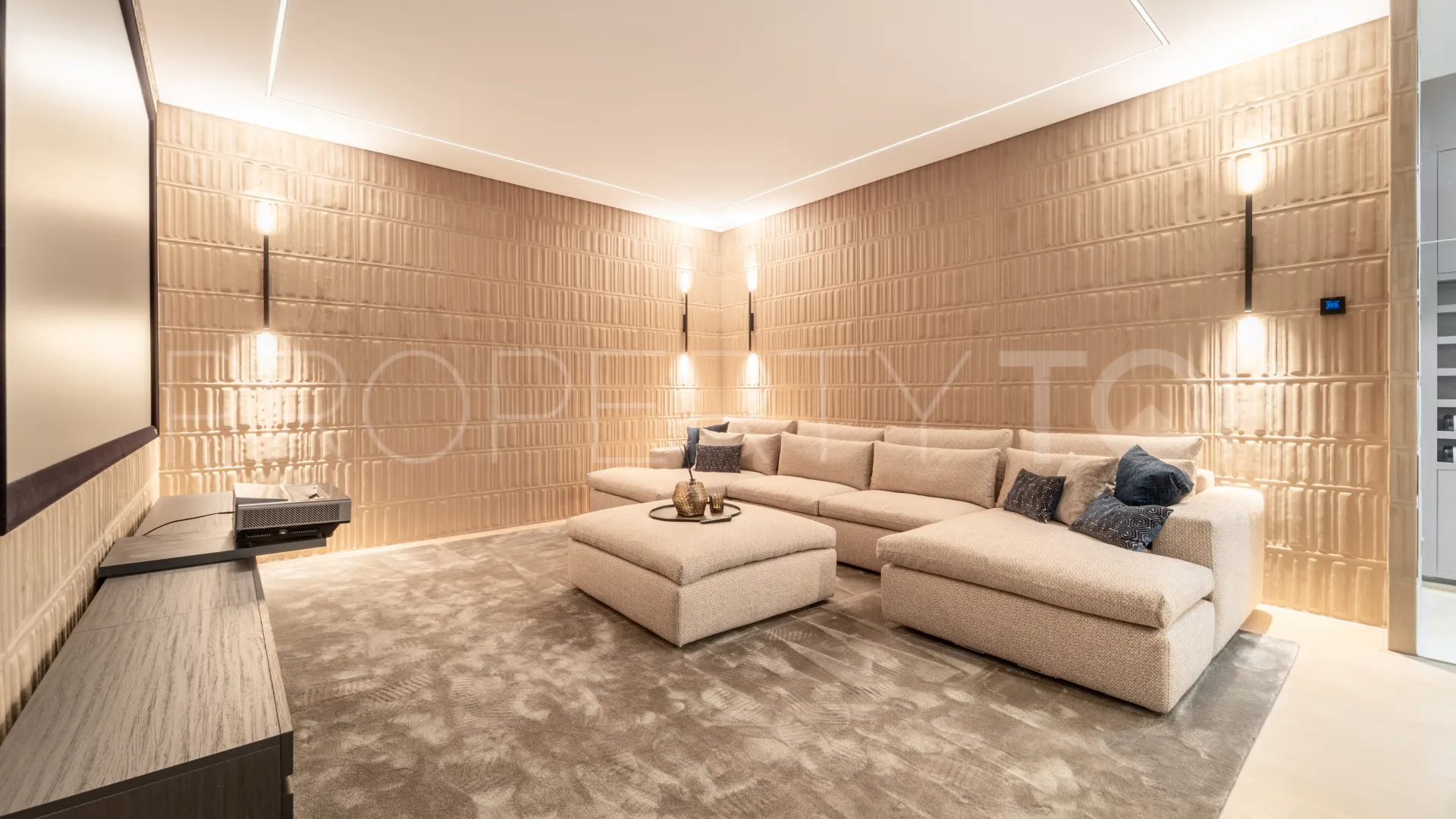 6 bedrooms villa for sale in Los Naranjos