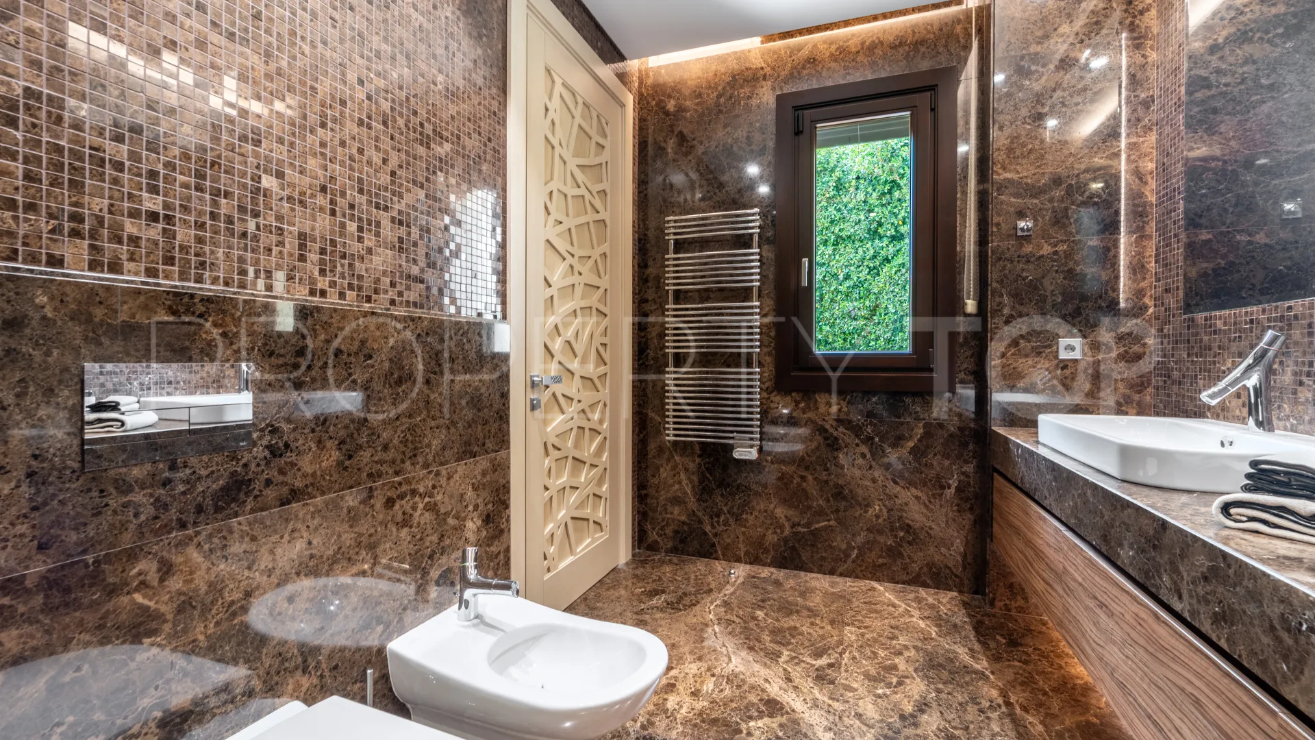 6 bedrooms villa for sale in Los Naranjos