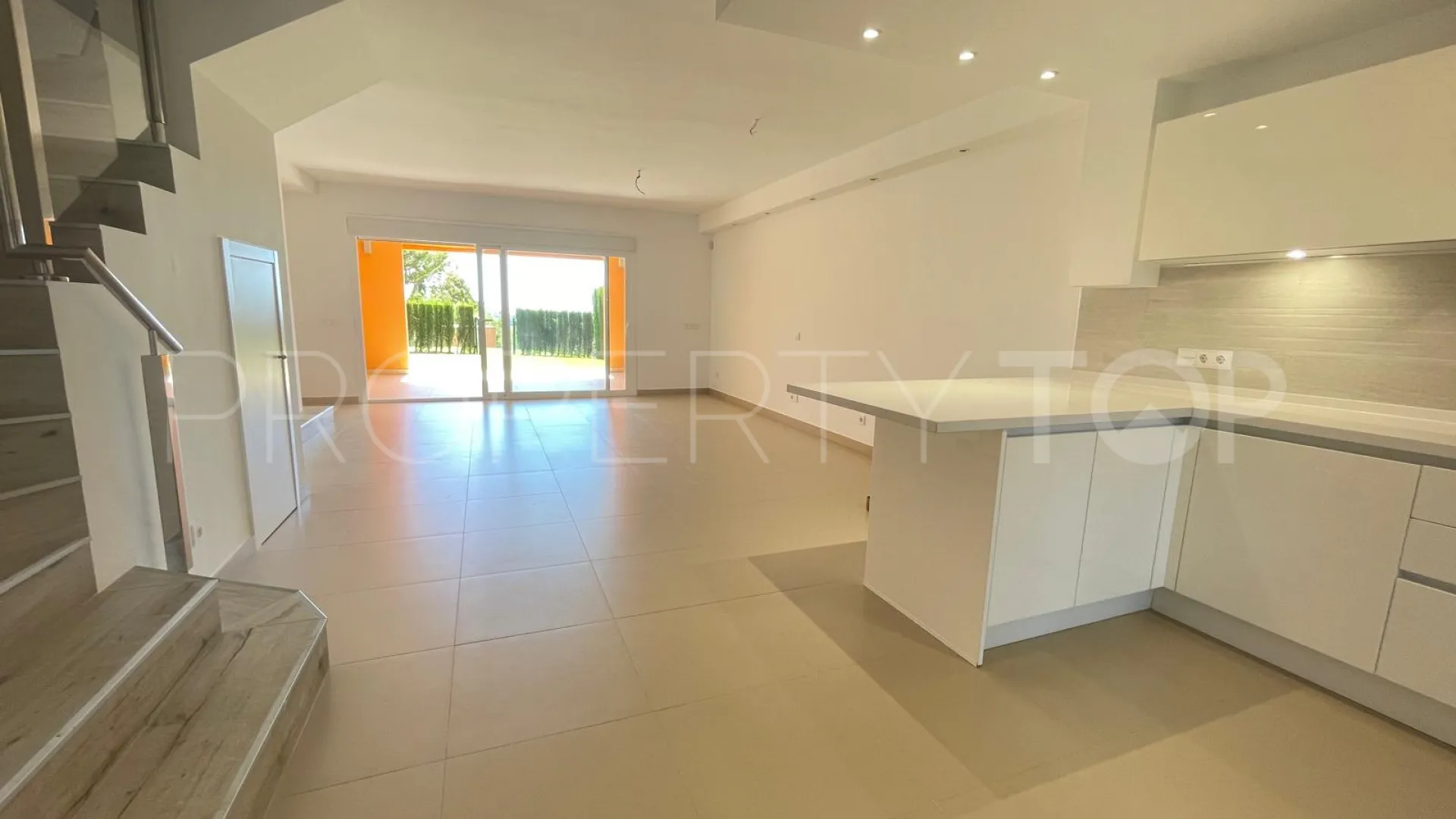 Buy Benahavis town house with 3 bedrooms