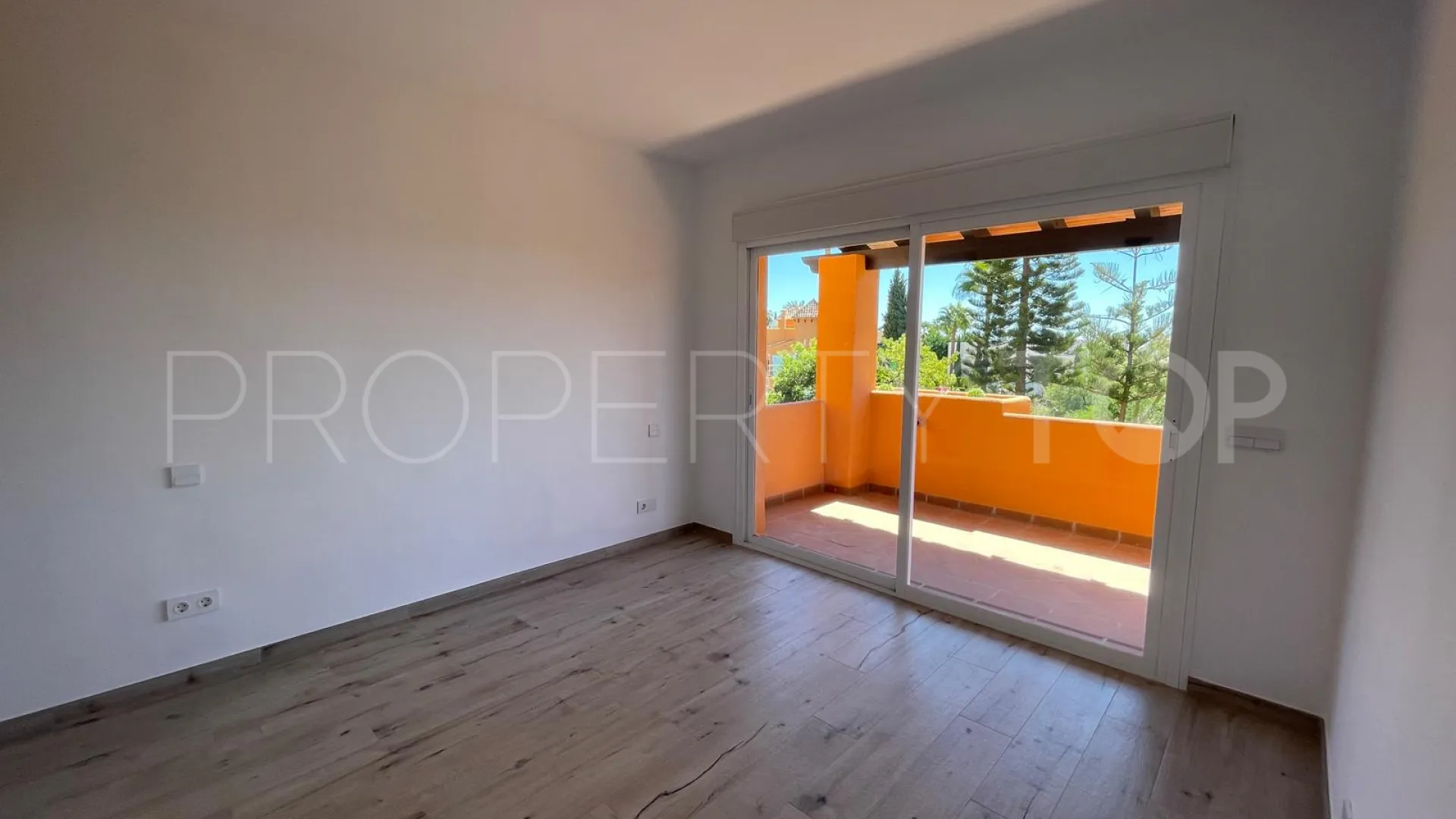 Buy Benahavis town house with 3 bedrooms