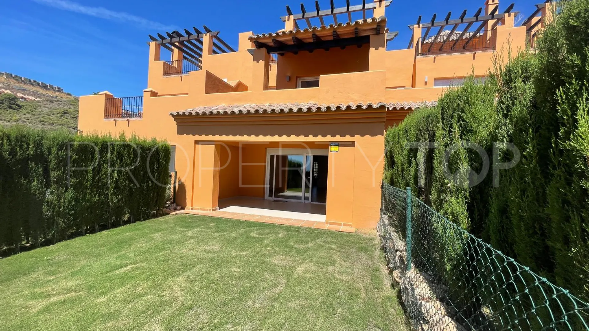 Buy Benahavis town house with 3 bedrooms