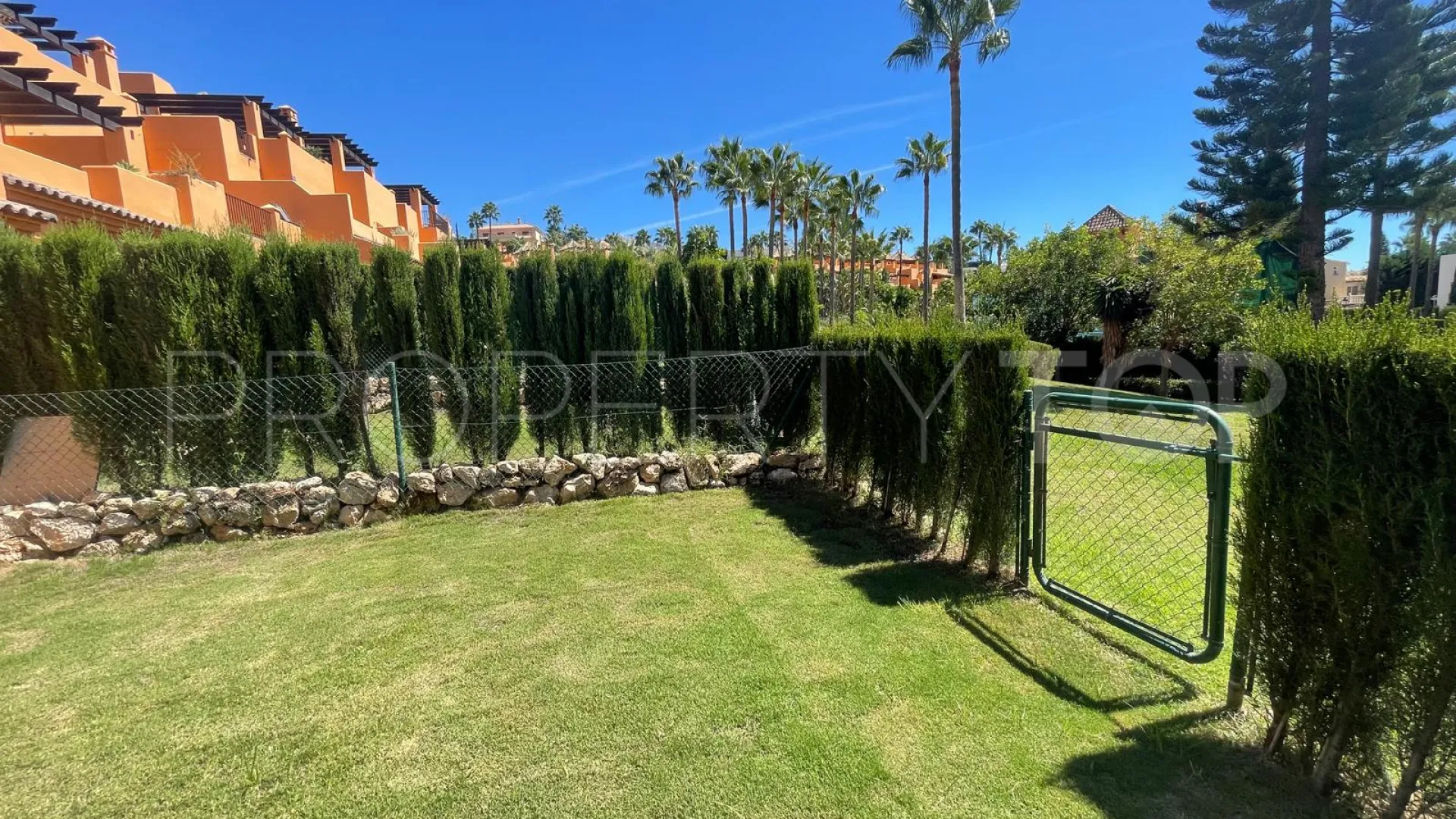 Buy Benahavis town house with 3 bedrooms