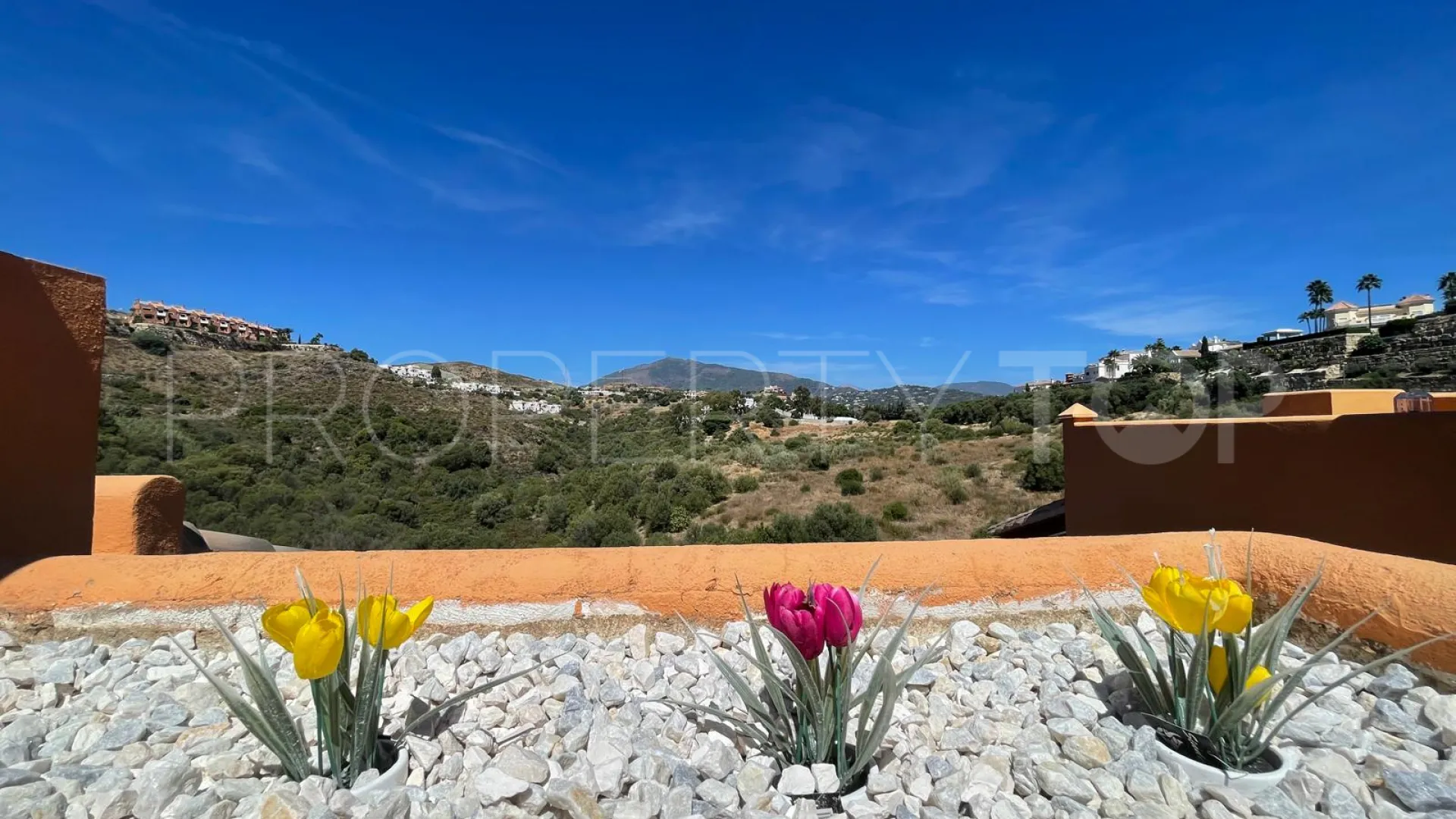 Buy Benahavis town house with 3 bedrooms