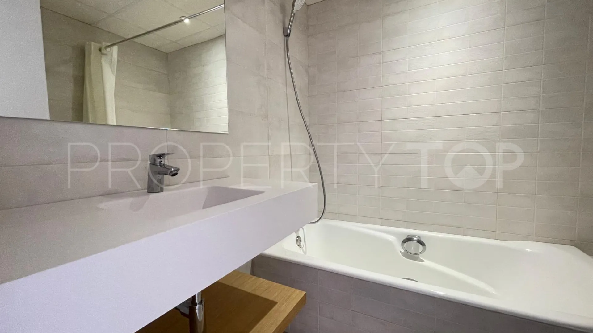 Buy Benahavis town house with 3 bedrooms