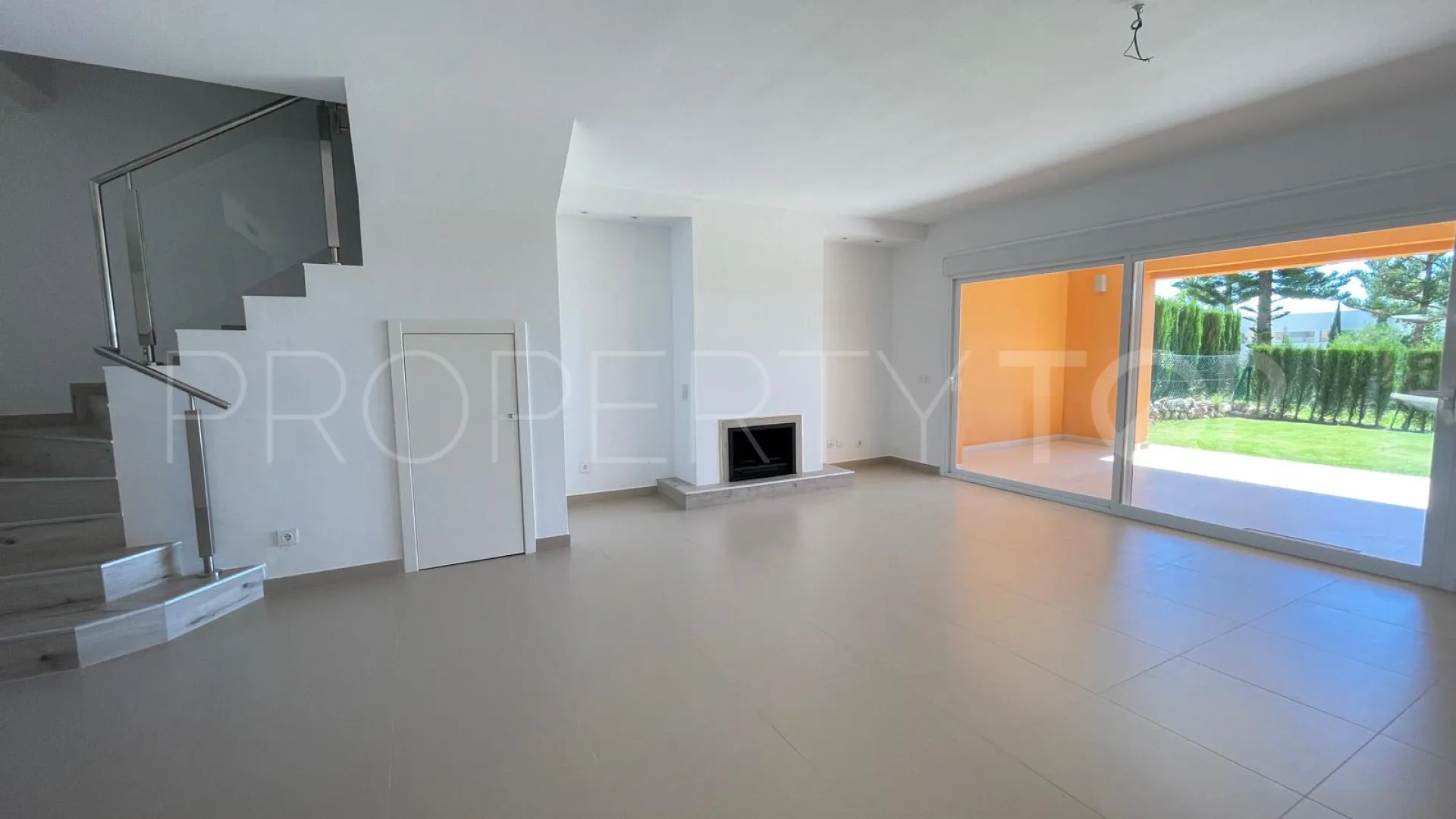 Buy Benahavis town house with 3 bedrooms