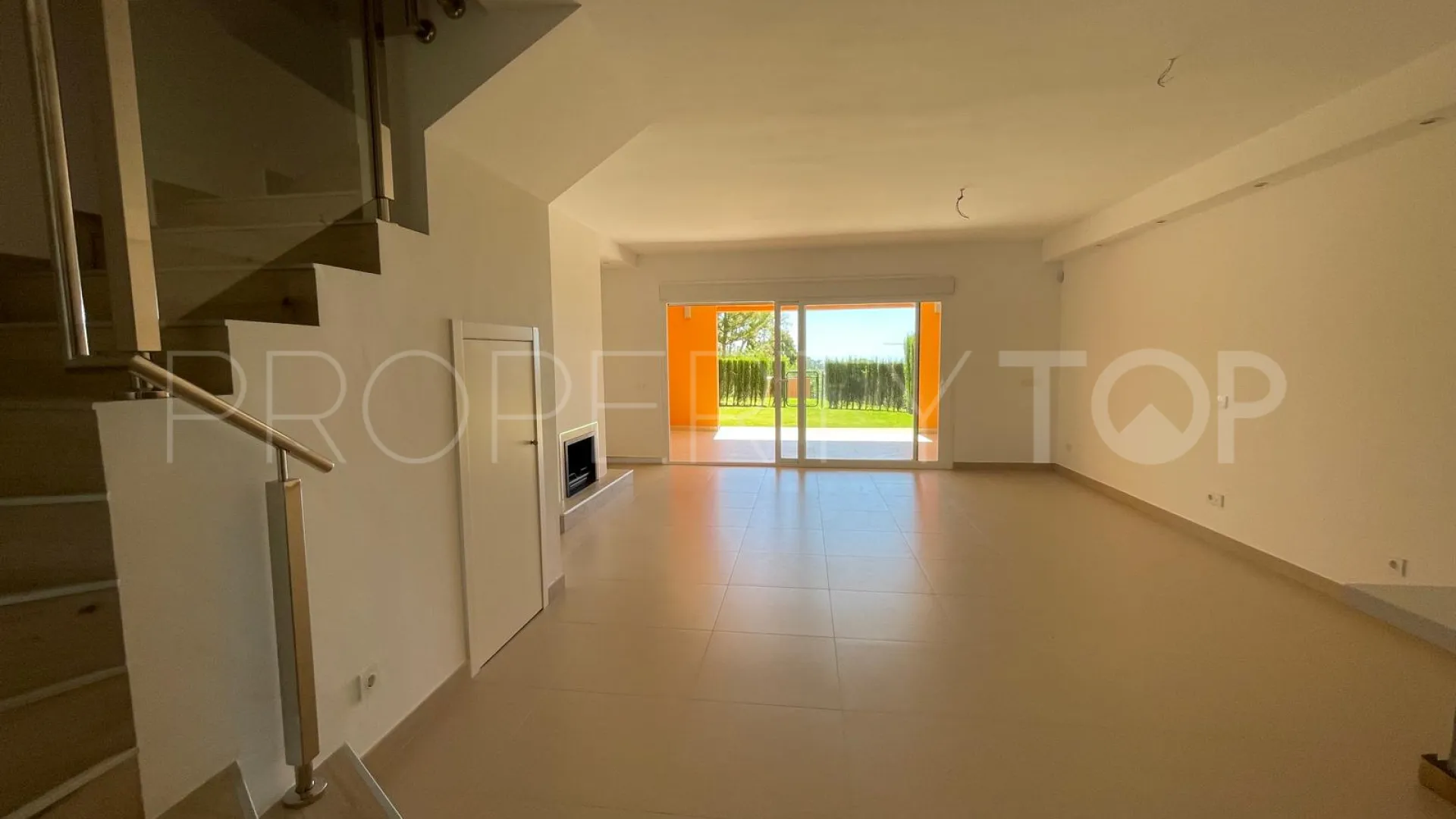 Buy Benahavis town house with 3 bedrooms