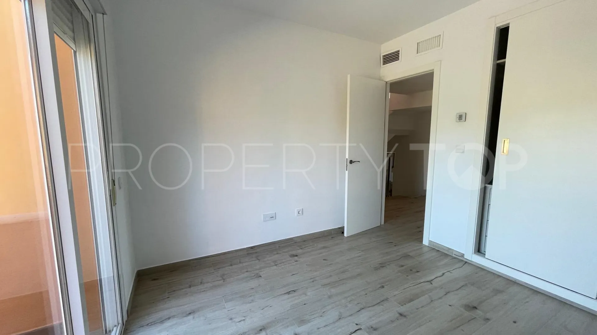 Buy Benahavis town house with 3 bedrooms