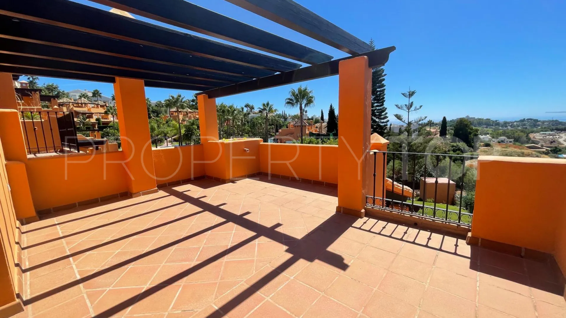 Buy Benahavis town house with 3 bedrooms