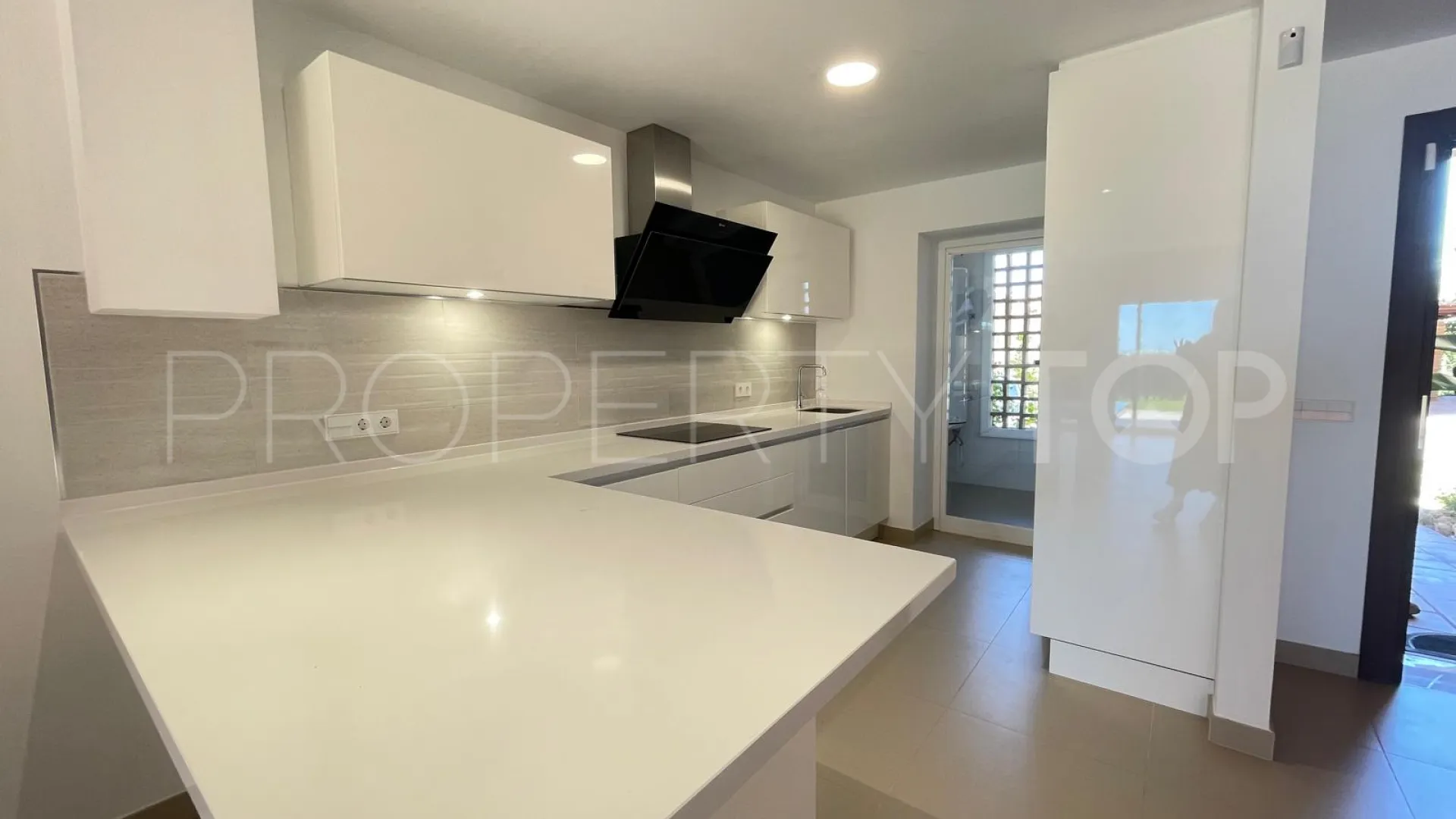 Buy Benahavis town house with 3 bedrooms