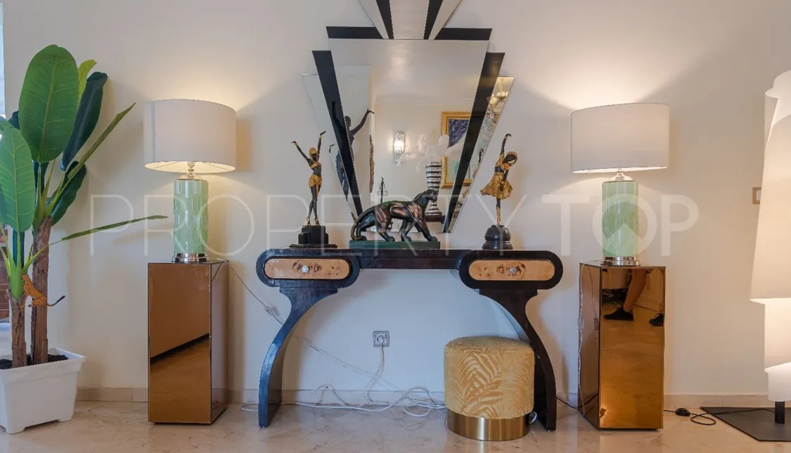 Se vende atico duplex de 3 dormitorios en Guadalmina Alta