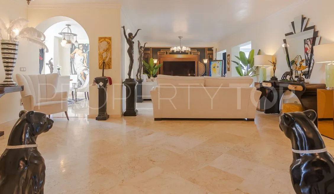 Se vende atico duplex de 3 dormitorios en Guadalmina Alta