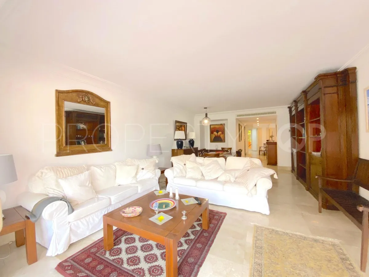 For sale apartment in Rio Real with 2 bedrooms