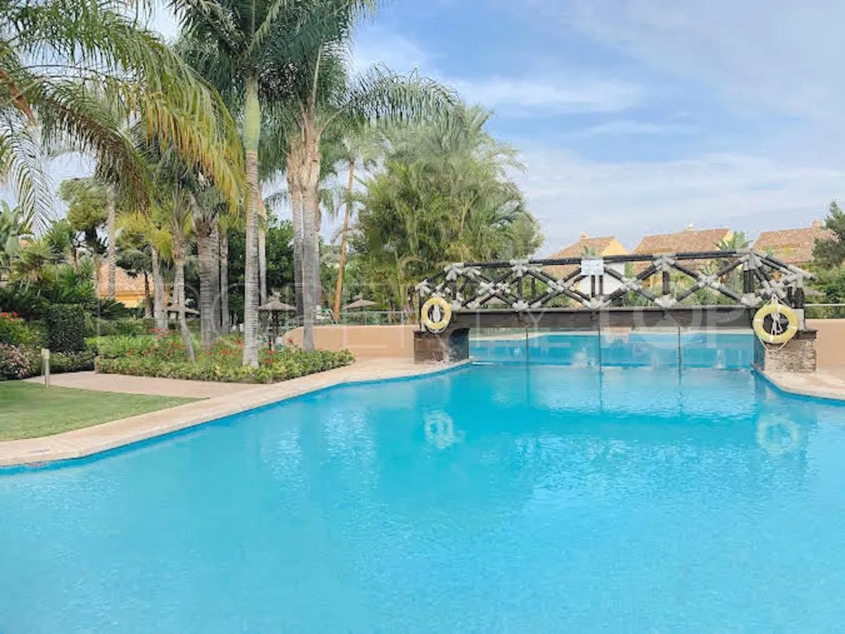 For sale apartment in Rio Real with 2 bedrooms
