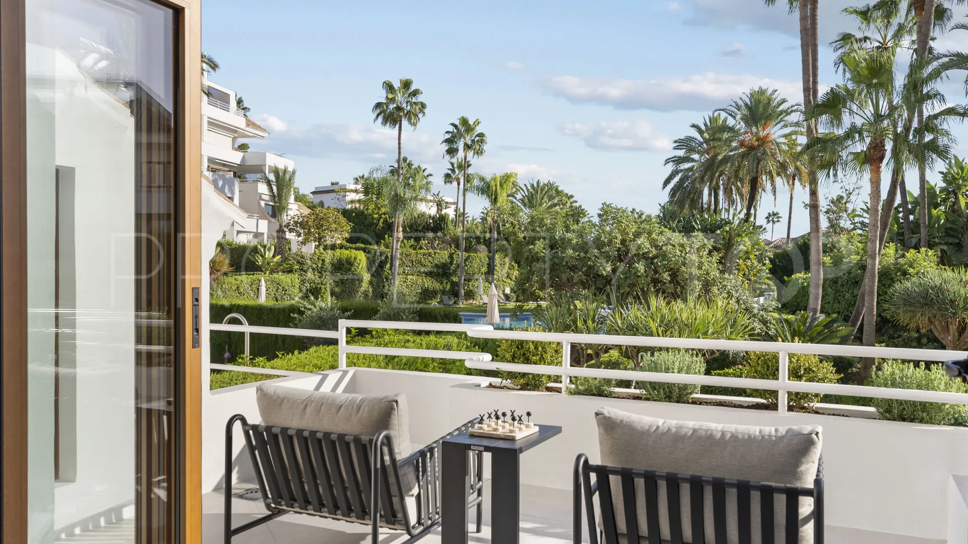 Ground floor duplex for sale in Alcores del Golf with 4 bedrooms