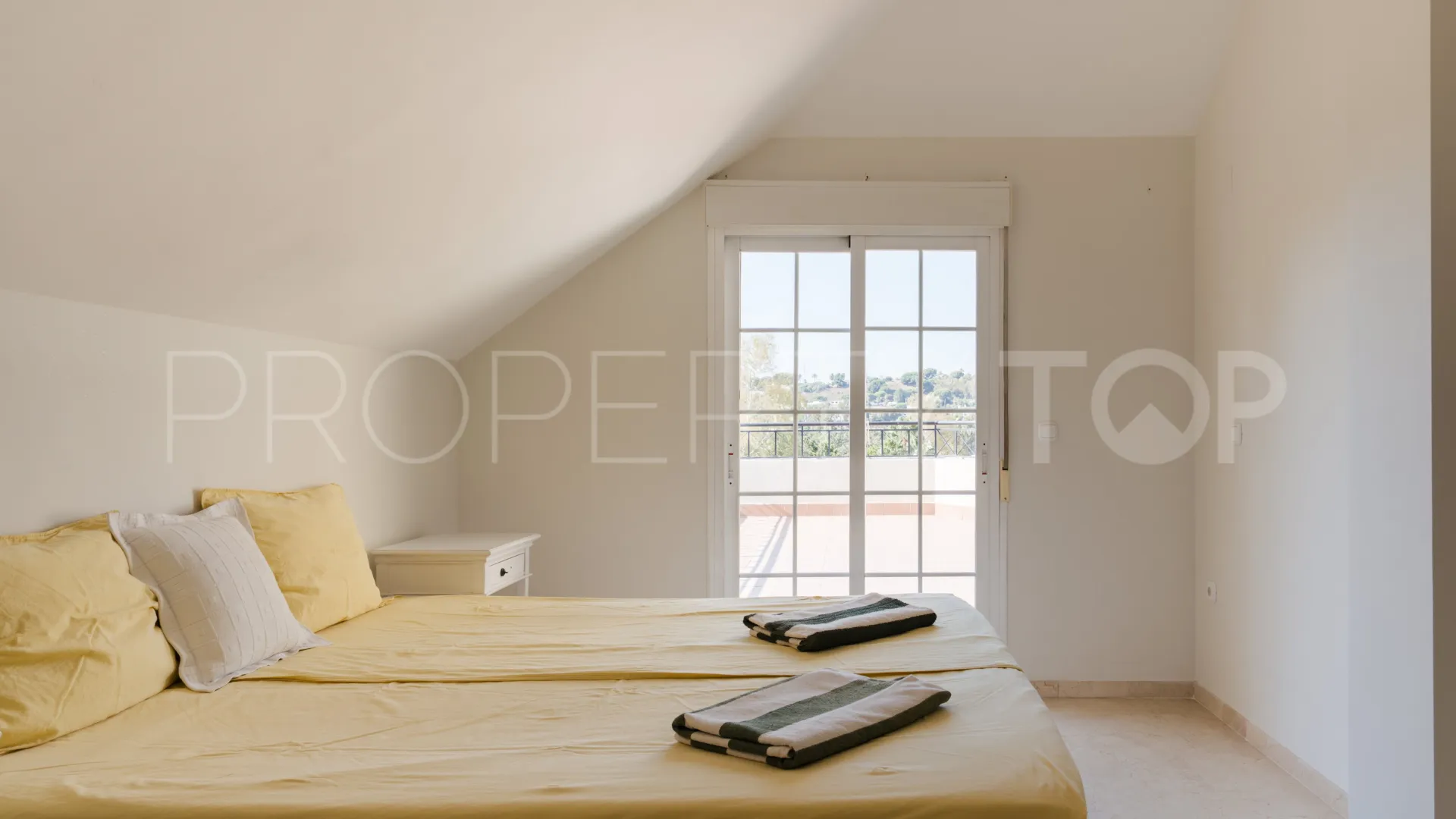 Las Brisas, atico duplex a la venta