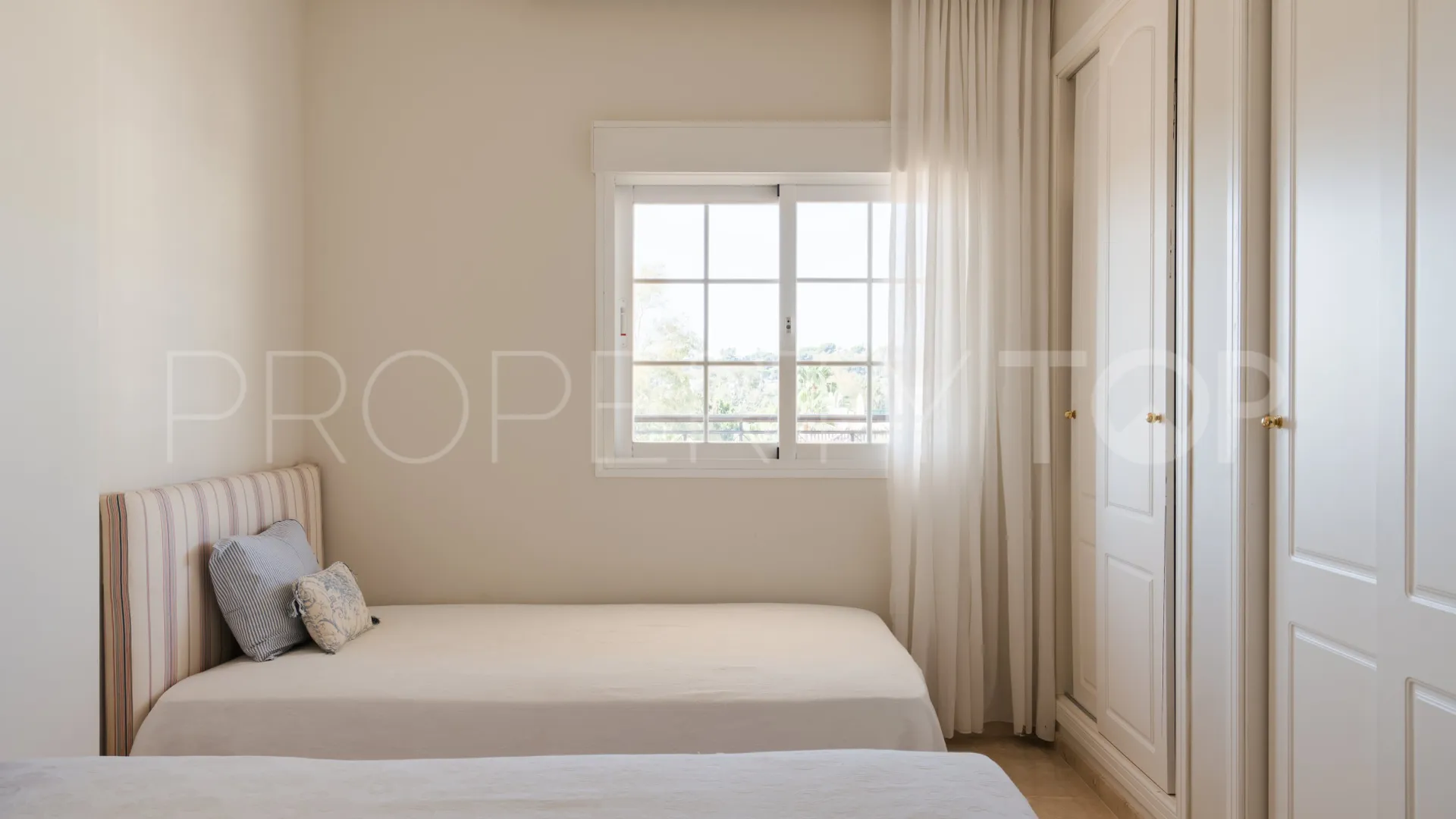 Las Brisas, atico duplex a la venta
