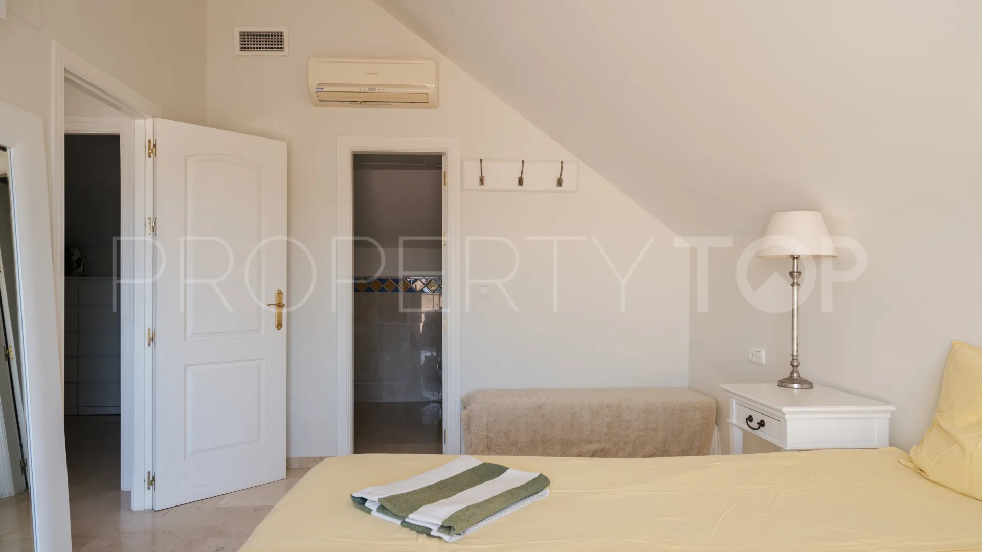 Las Brisas, atico duplex a la venta