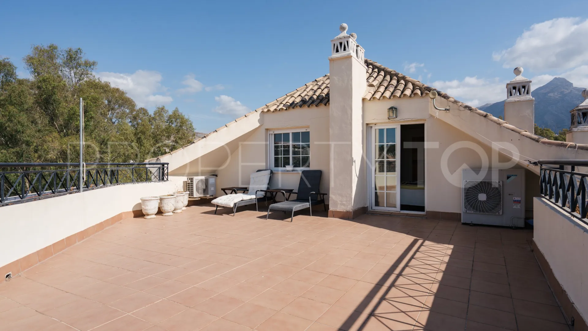 Las Brisas, atico duplex a la venta
