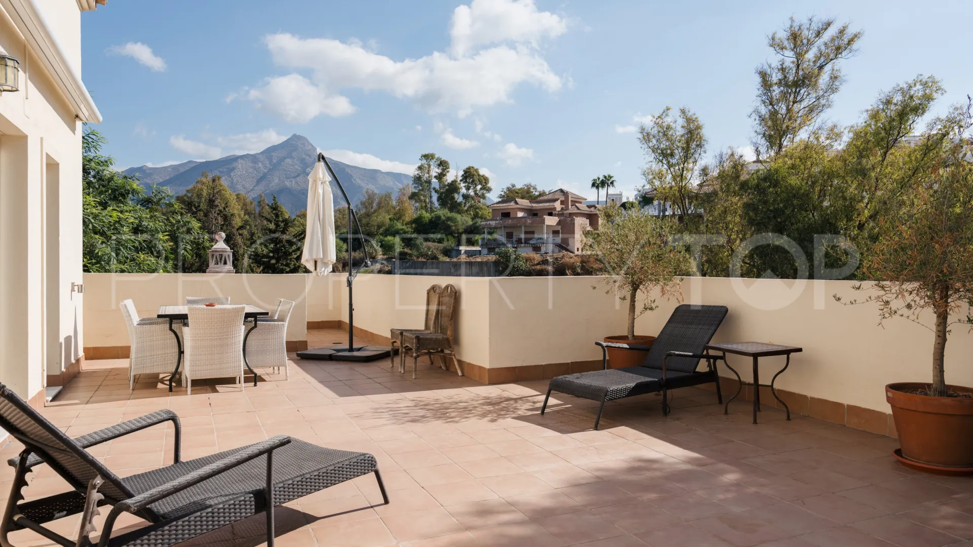 Las Brisas, atico duplex a la venta