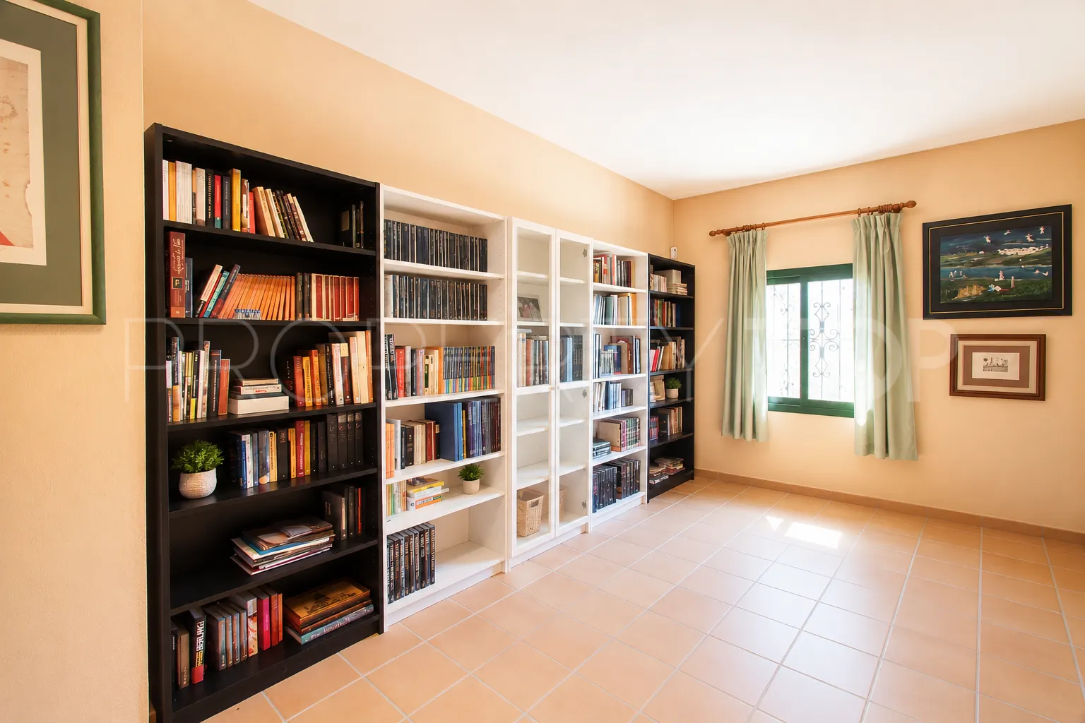 Finca a la venta en Estepona