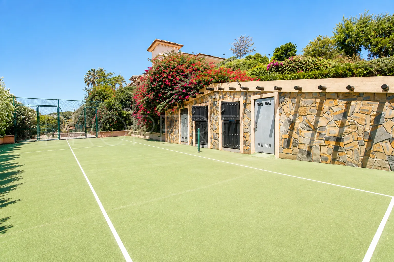 Finca a la venta en Estepona