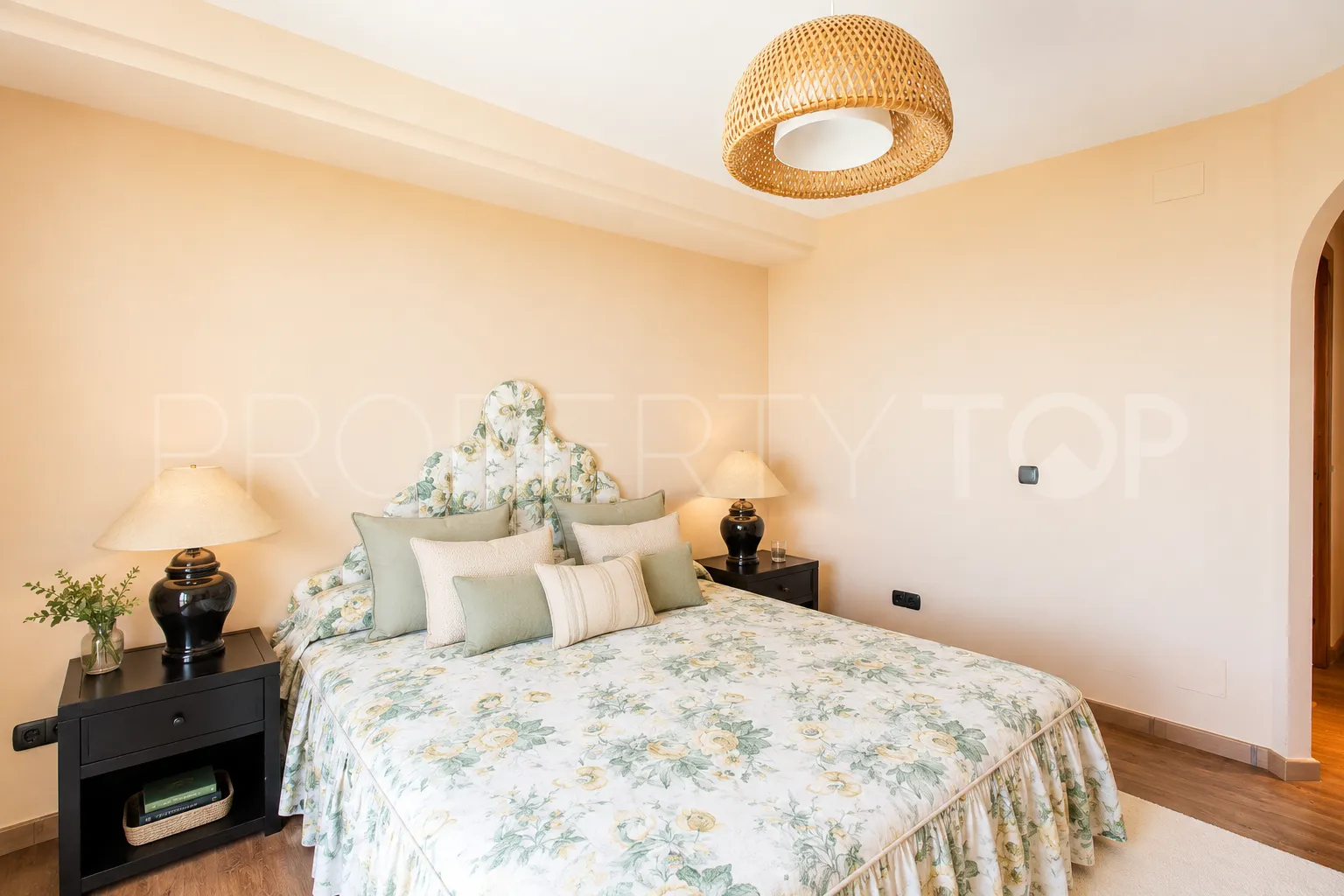 Finca a la venta en Estepona
